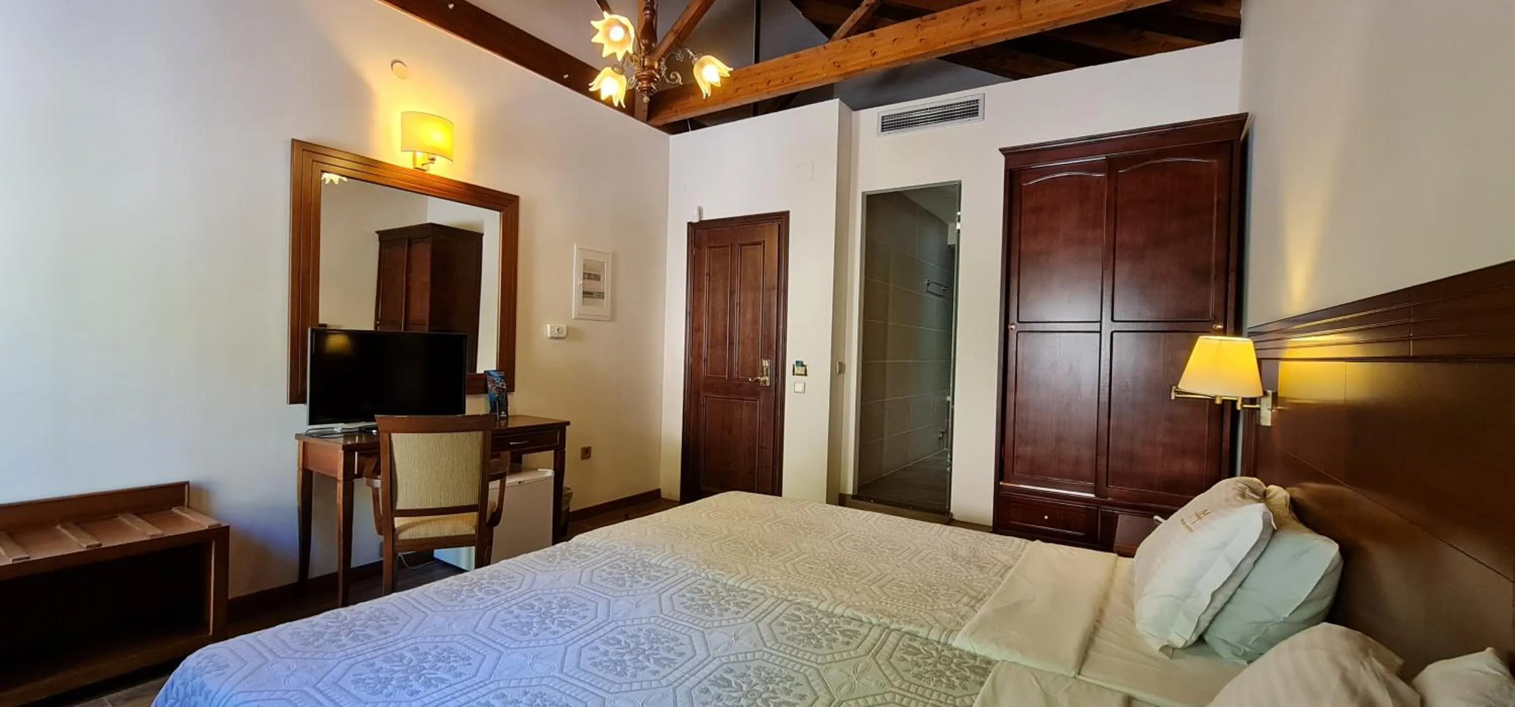 Bedroom, Bed in Manthos Mountain Resort & Spa