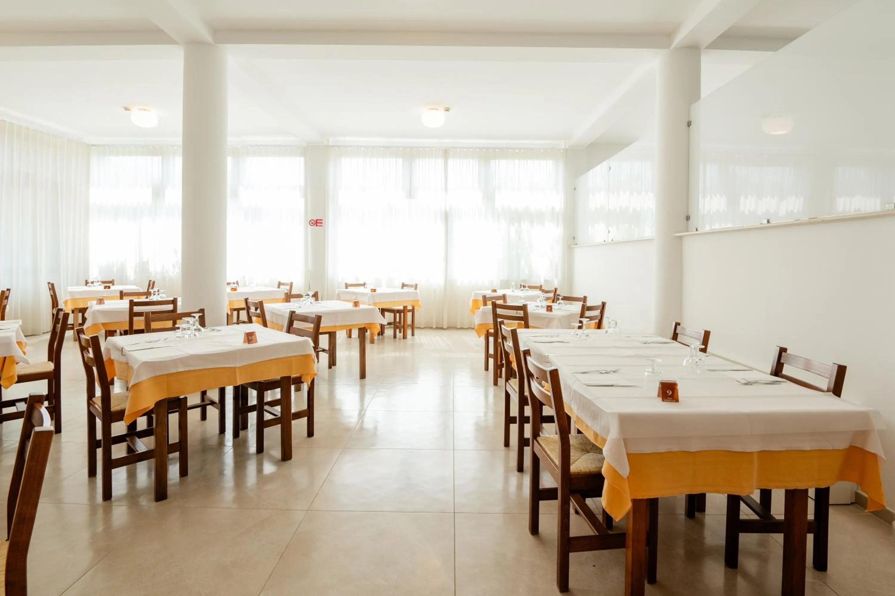 Restaurant/places to eat in Hotel Sfinalicchio