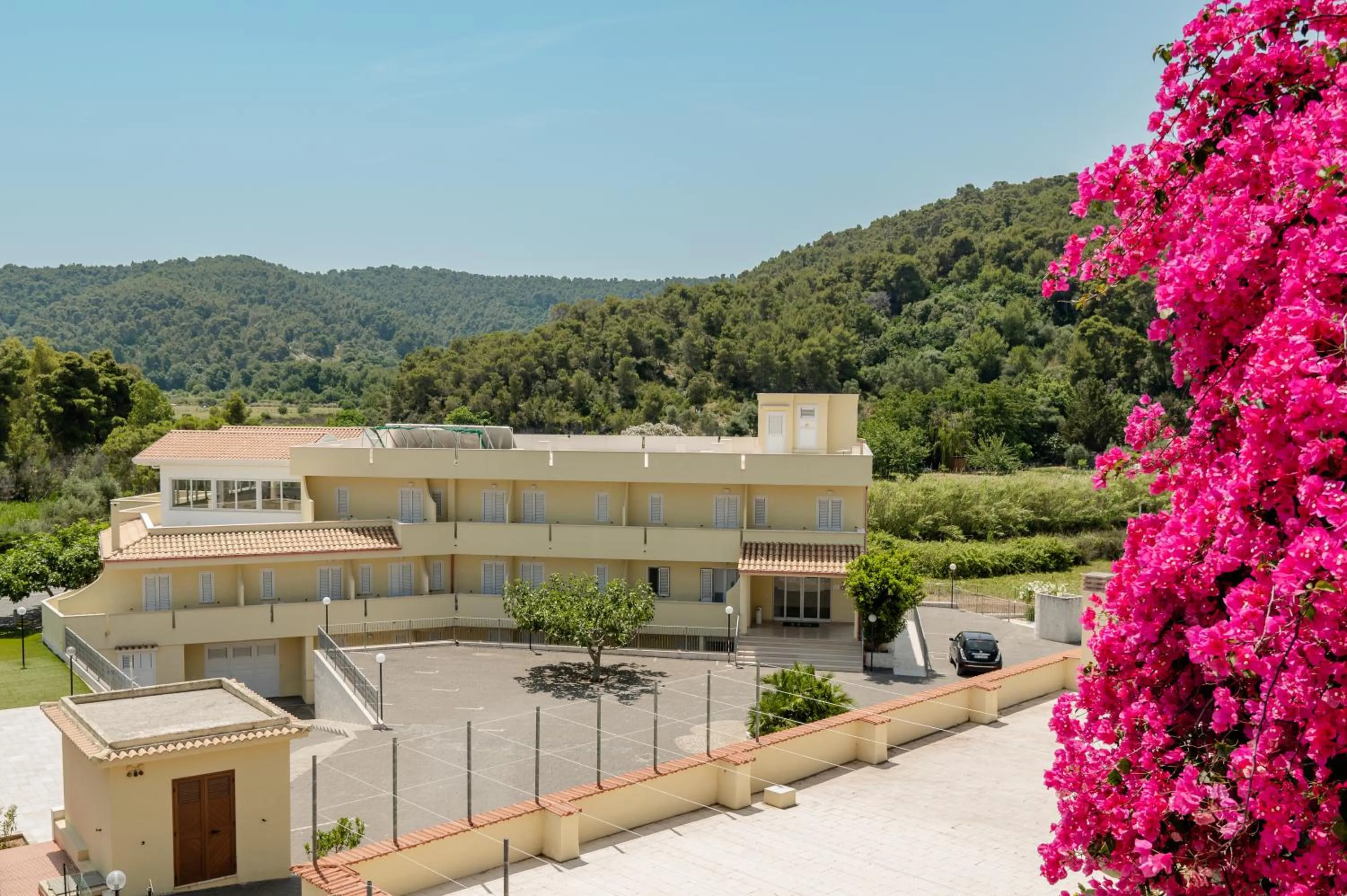 Facade/entrance in Hotel Sfinalicchio