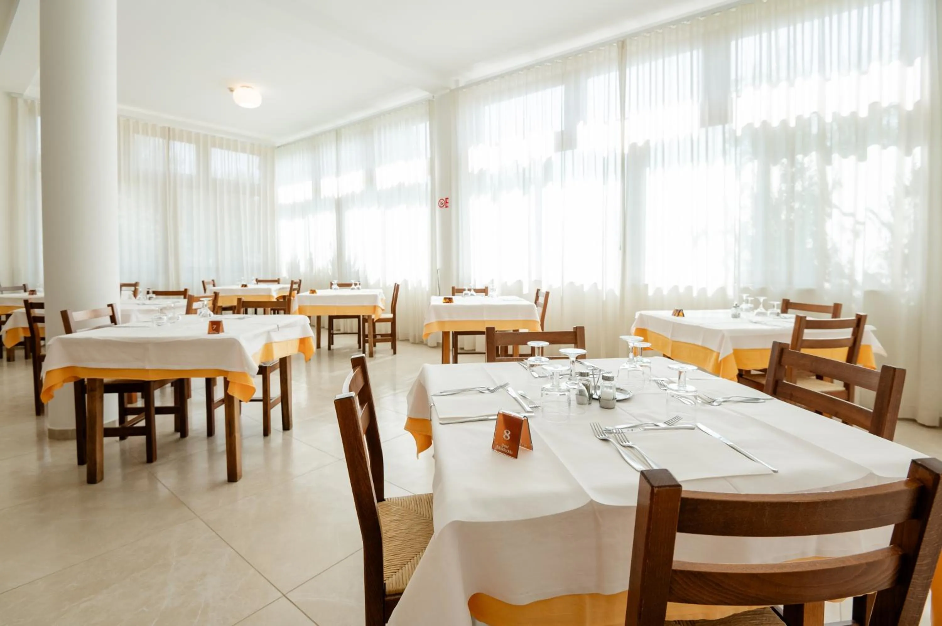 Restaurant/places to eat in Hotel Sfinalicchio