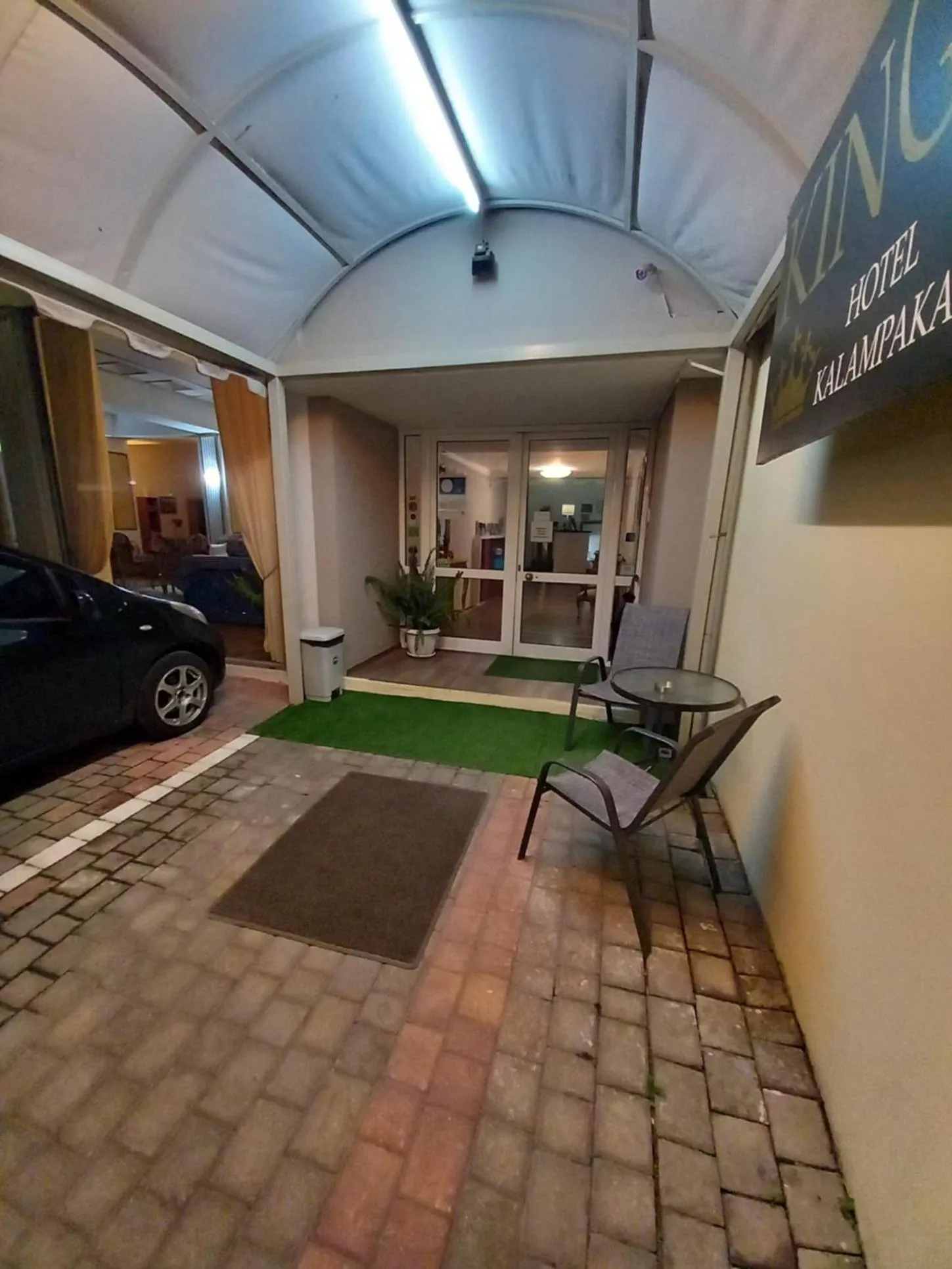 Facade/entrance in Hotel King