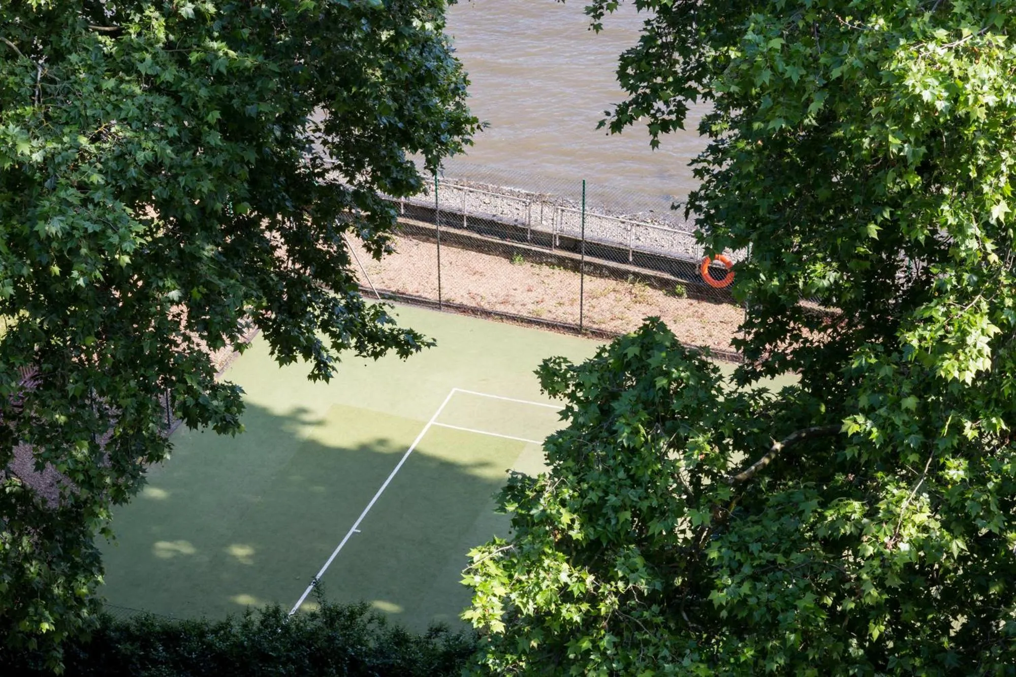 Tennis court in Dolphin House Serviced Apartments