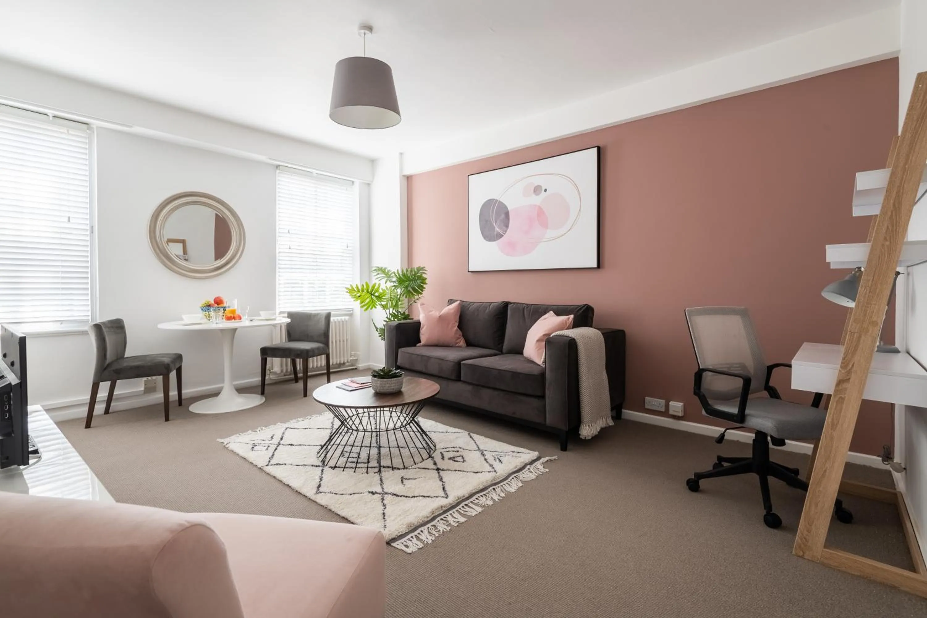 Dolphin House Serviced Apartments