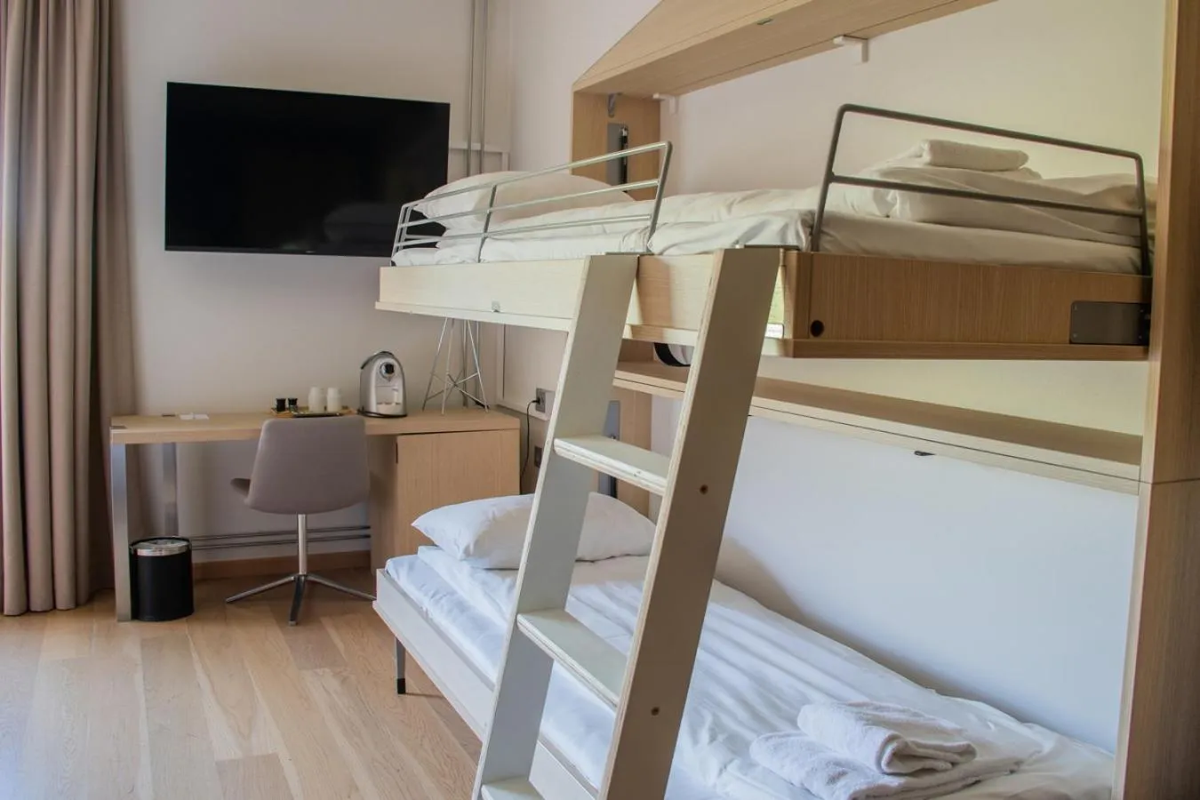 TV and multimedia, Bed in Quality Hotel Expo