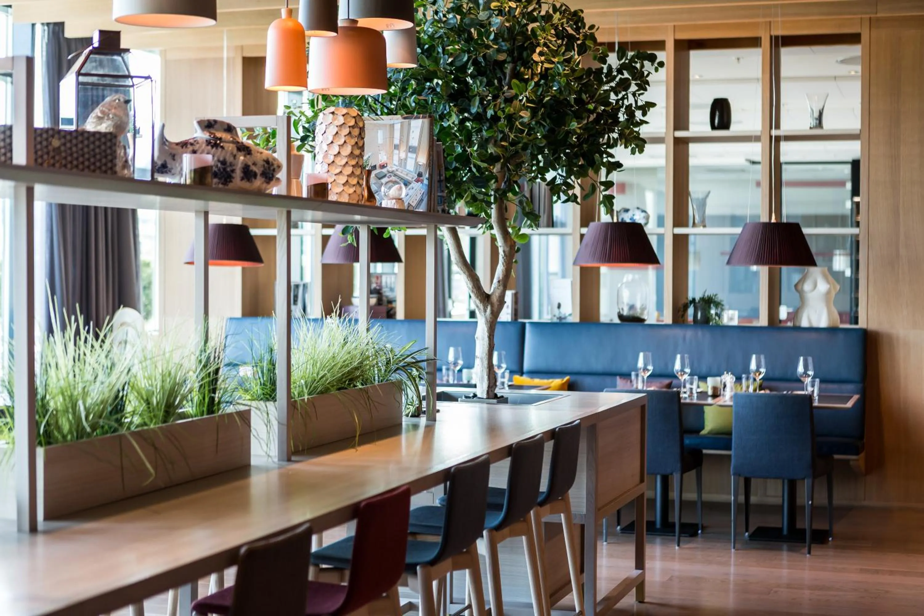 Restaurant/places to eat in Quality Hotel Expo