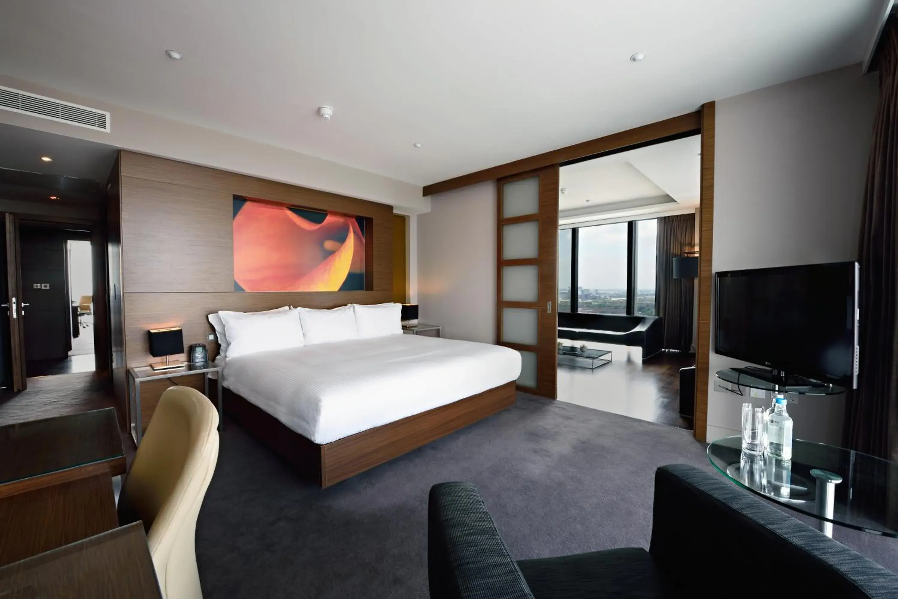 Bedroom, Bed in The Manchester Deansgate Hotel, by IHG Bedroom, Bed in The Manchester Deansgate Hotel, by IHG