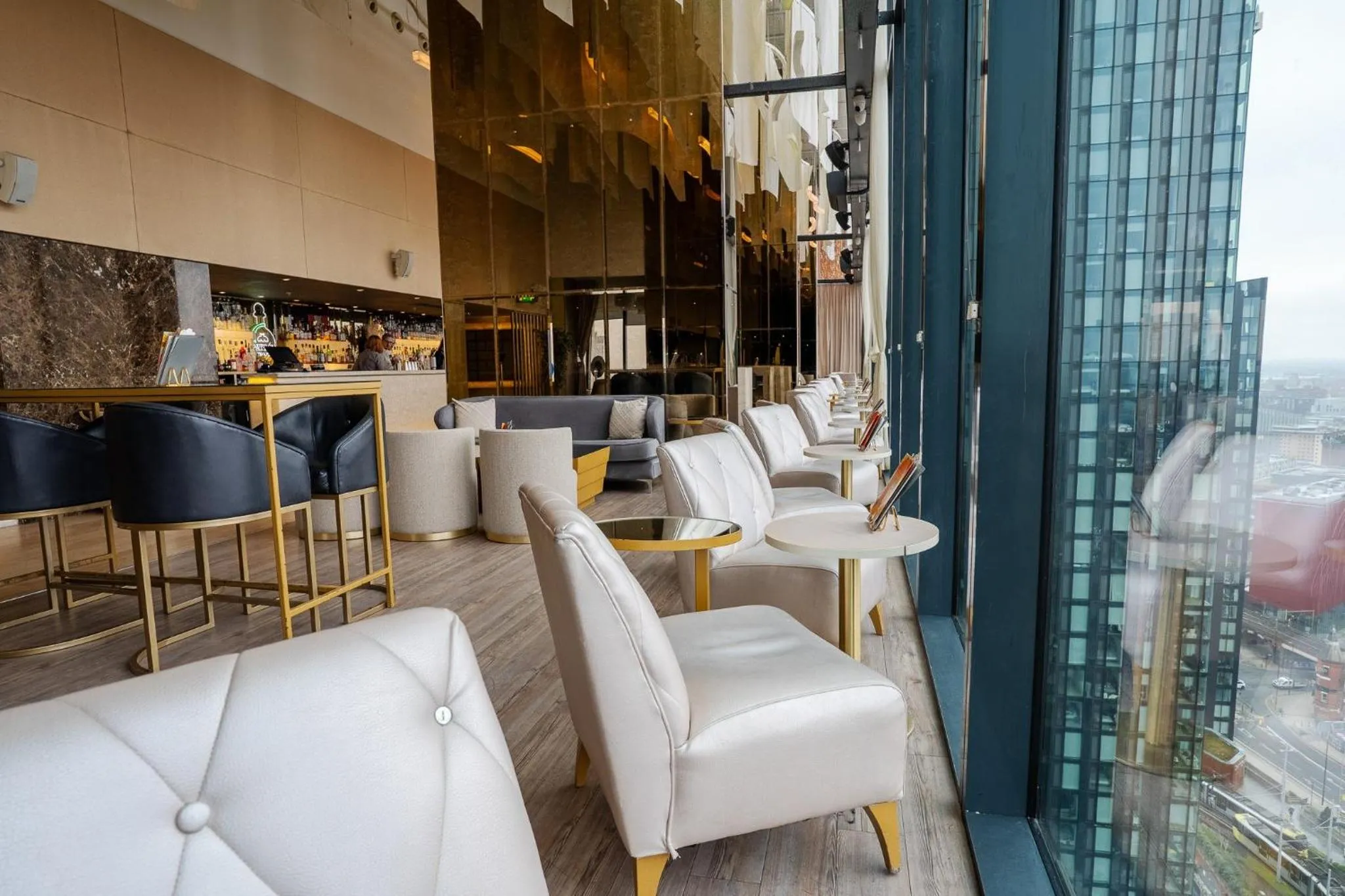 Lounge or bar in The Manchester Deansgate Hotel, by IHG