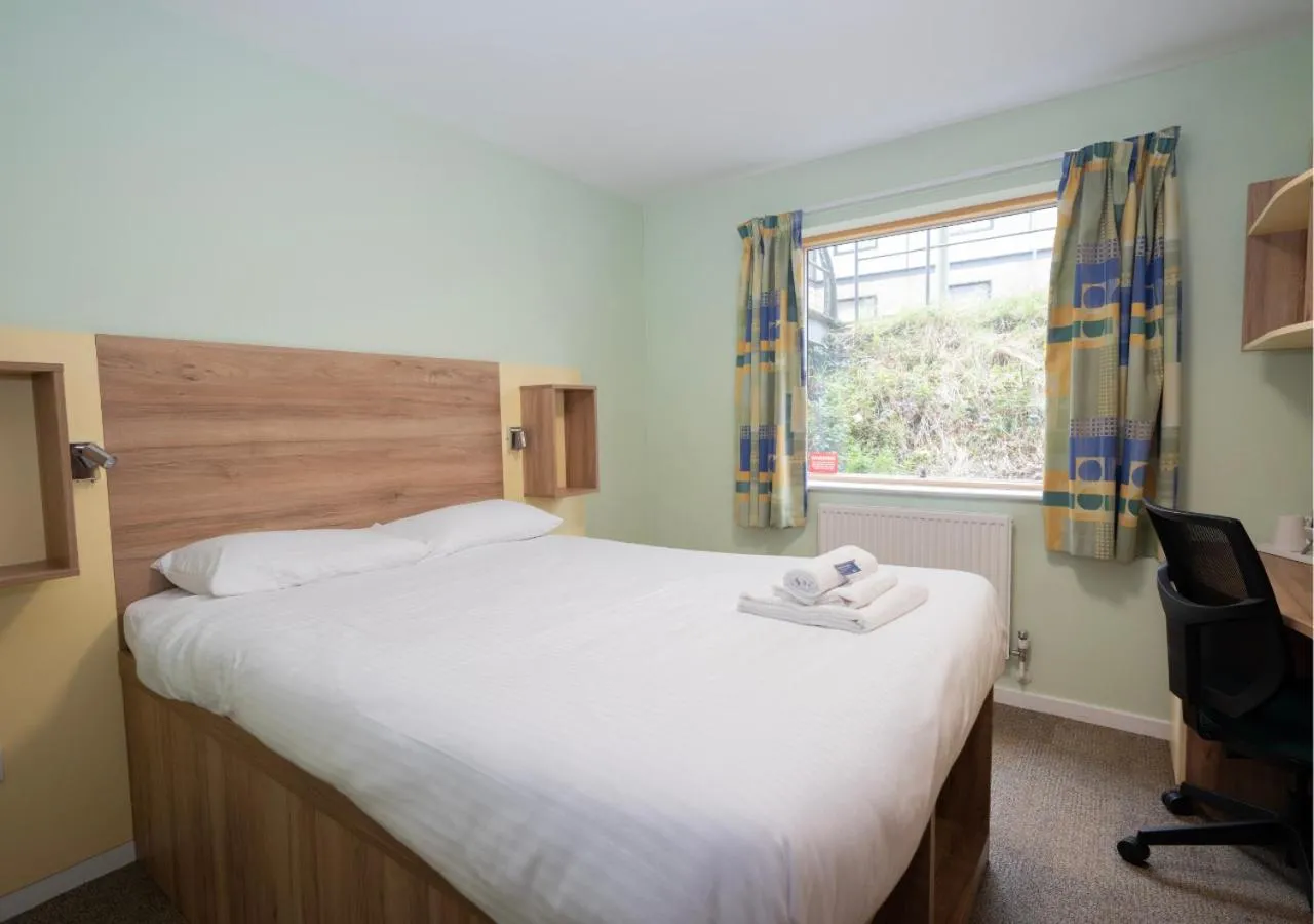 Bedroom, Bed in Tyler Court, University of Kent