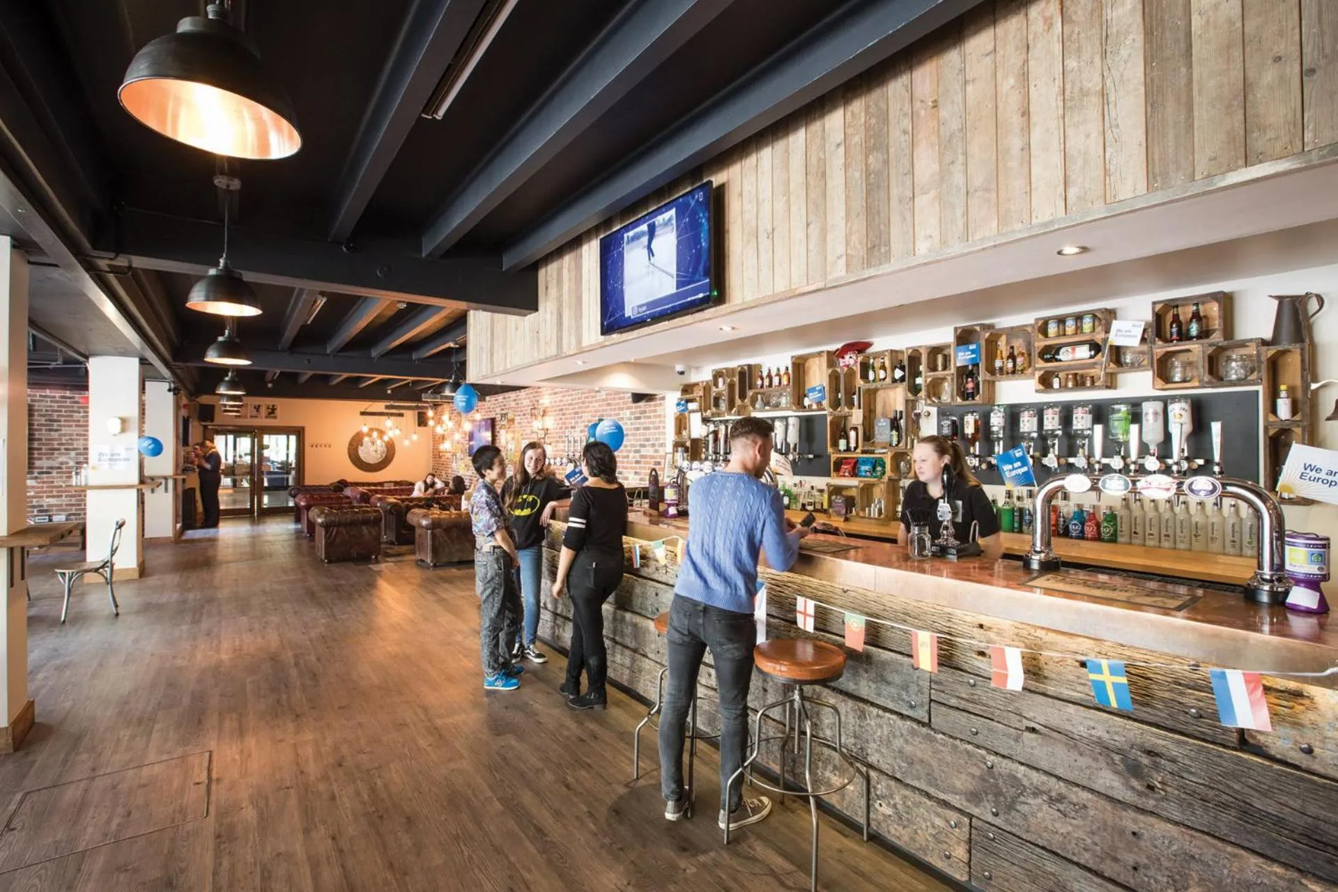 Restaurant/places to eat in Tyler Court, University of Kent