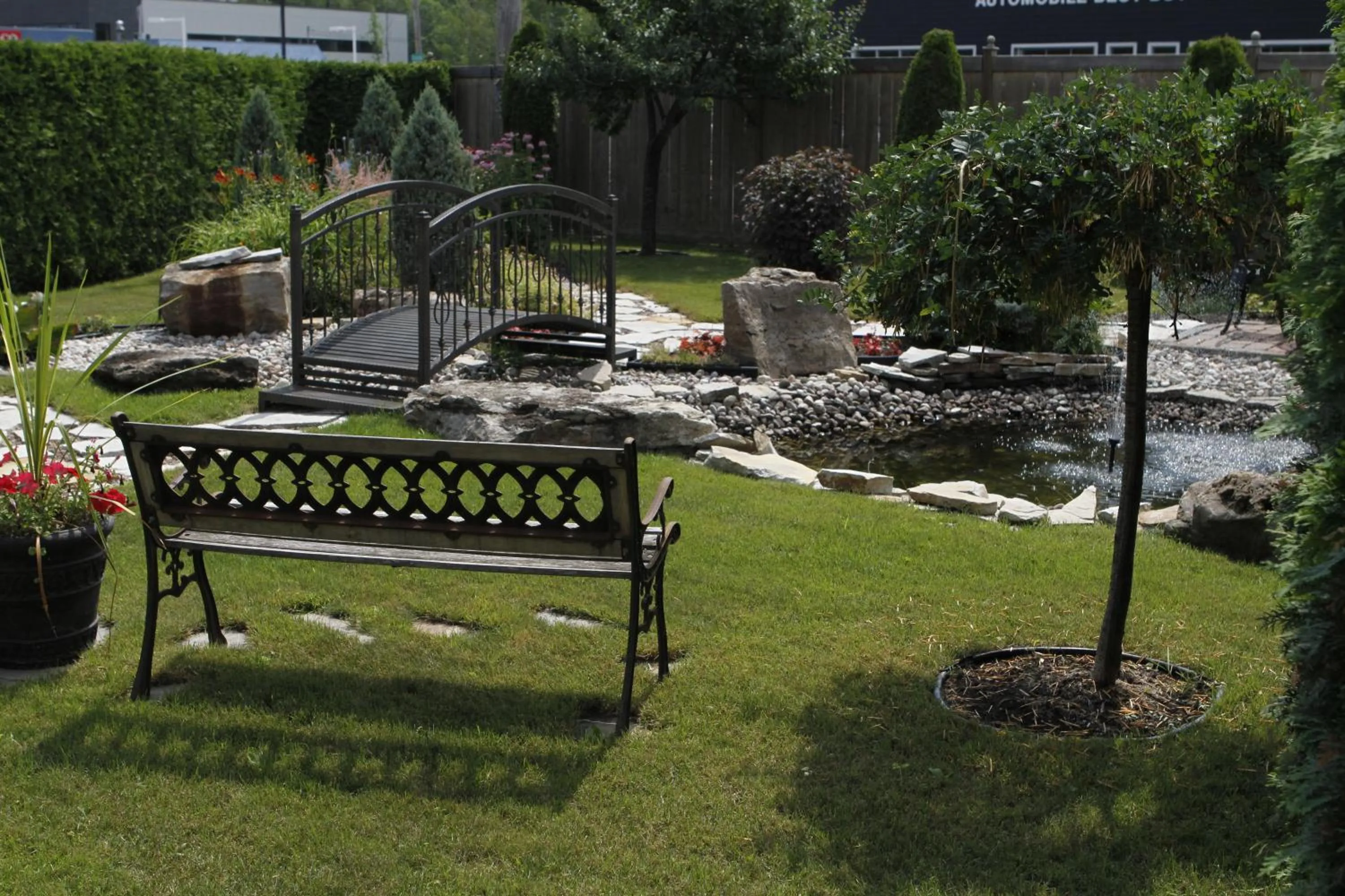 Garden in Le Fabreville Motel & Suites