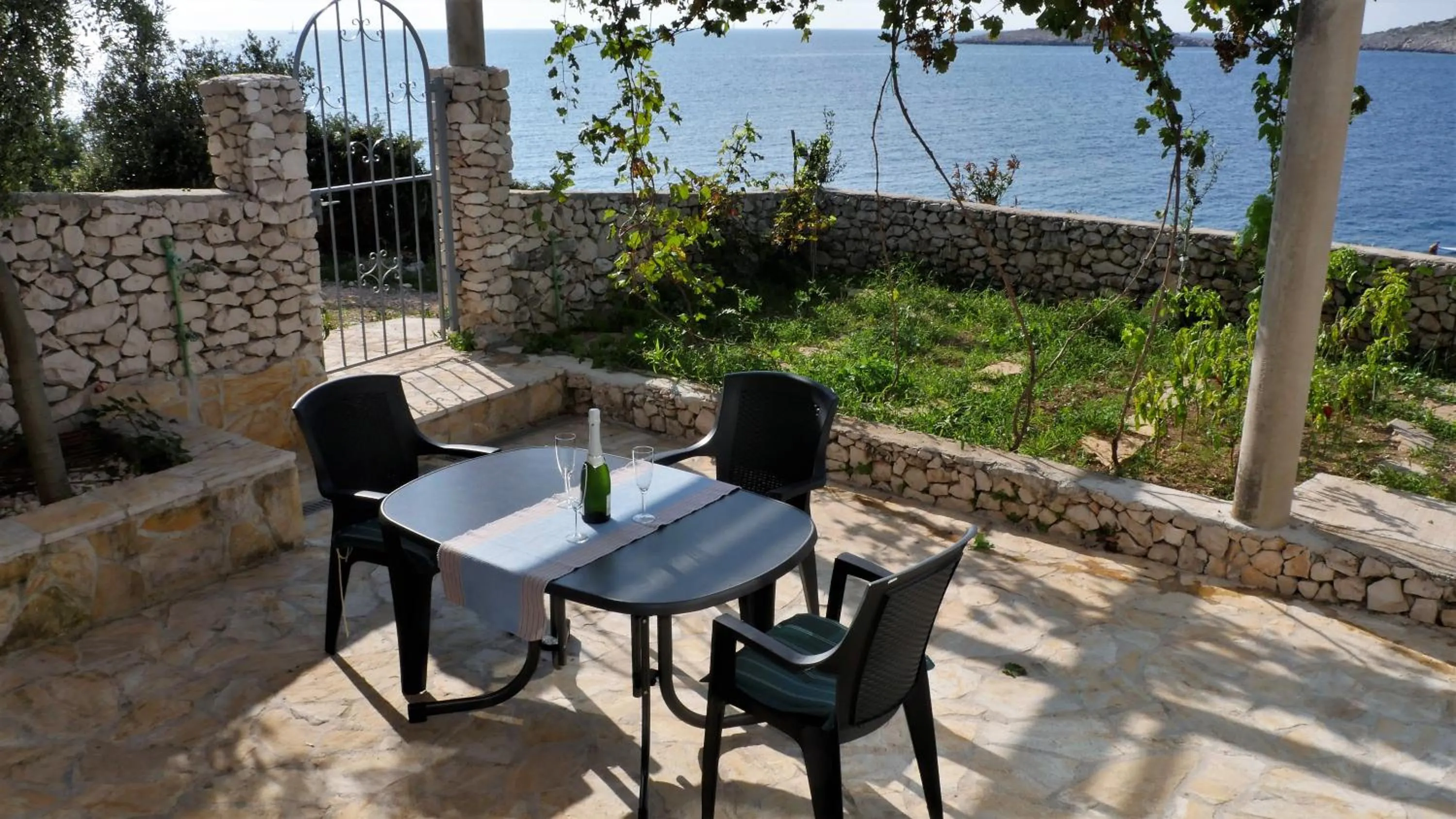 Balcony/Terrace in Direkt am Meer-Apartments Puntaplanka
