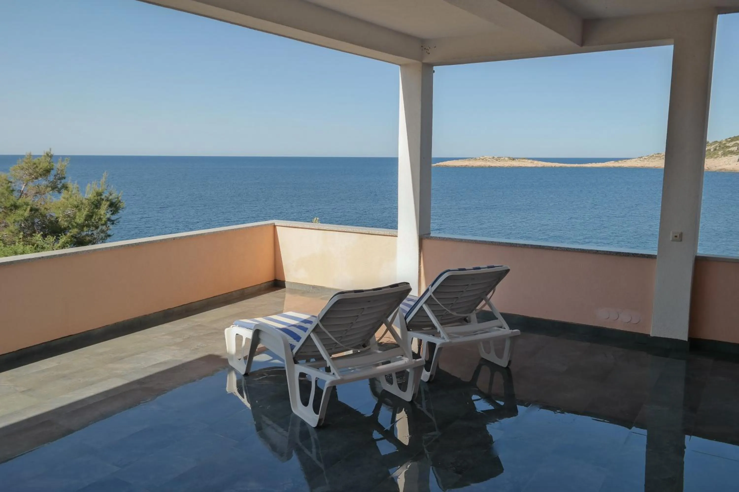 Balcony/Terrace in Direkt am Meer-Apartments Puntaplanka
