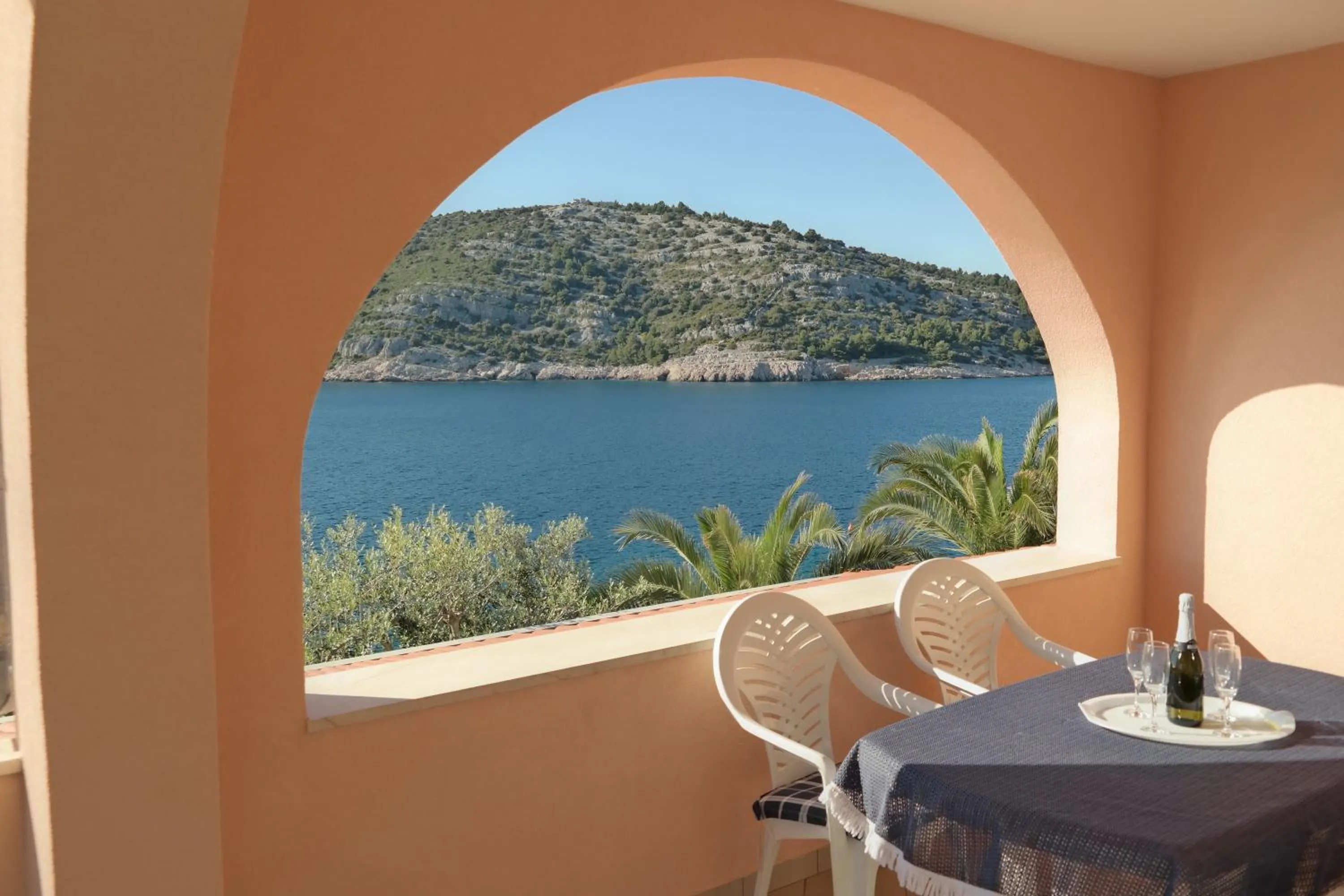 Balcony/Terrace in Direkt am Meer-Apartments Puntaplanka