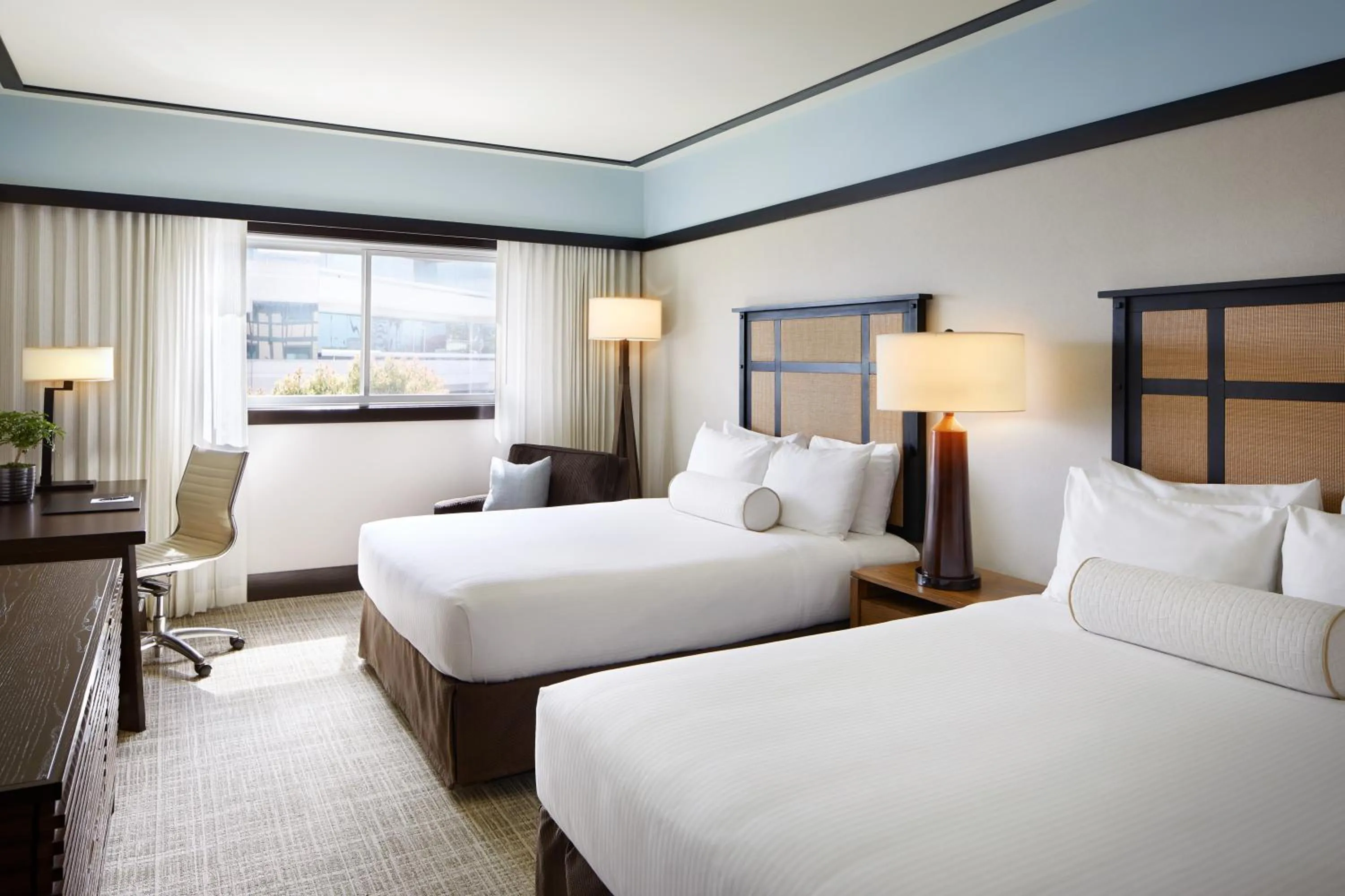 Bedroom, Bed in Ambrose Hotel