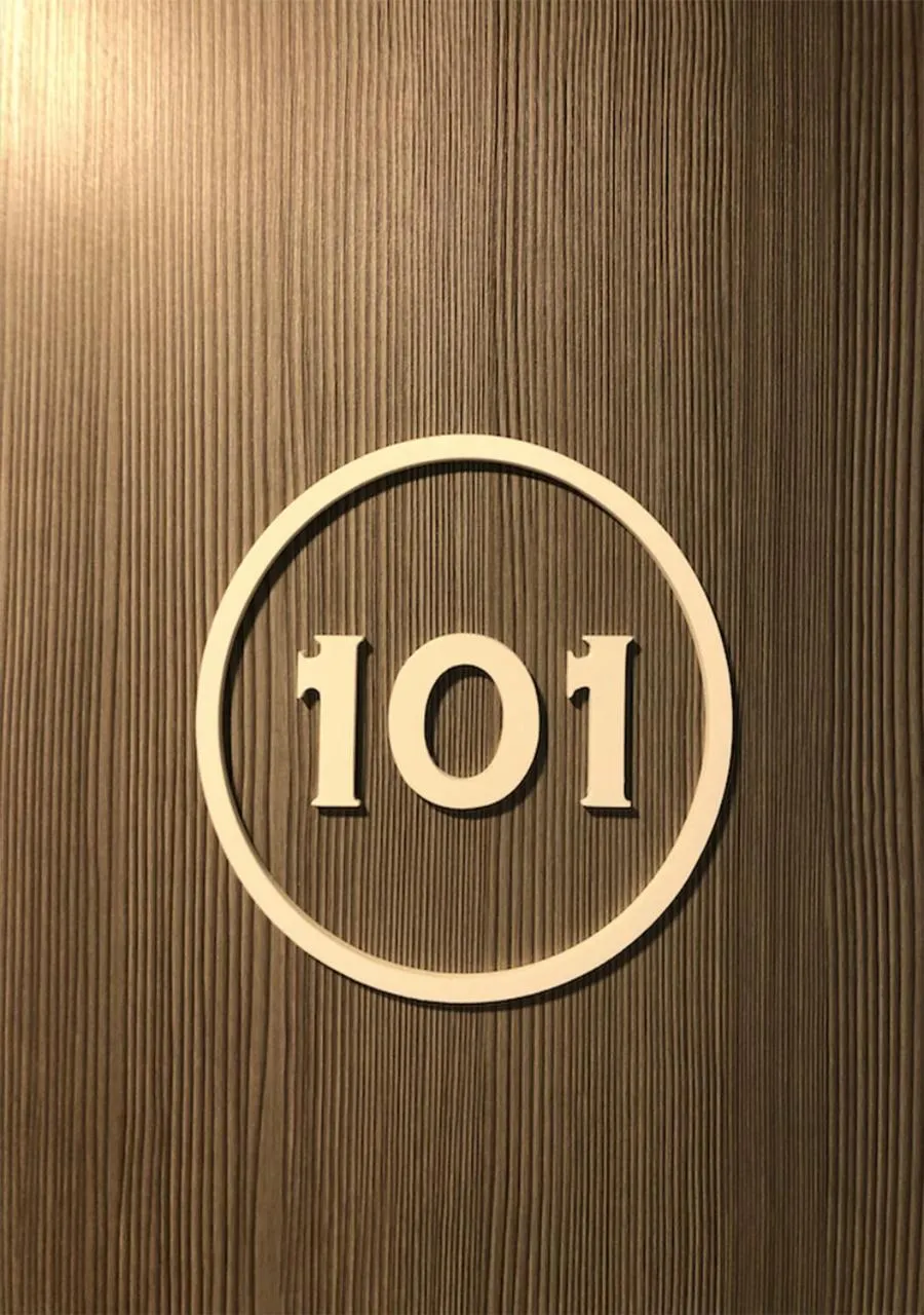 Logo/Certificate/Sign in Hotel Santa Fe