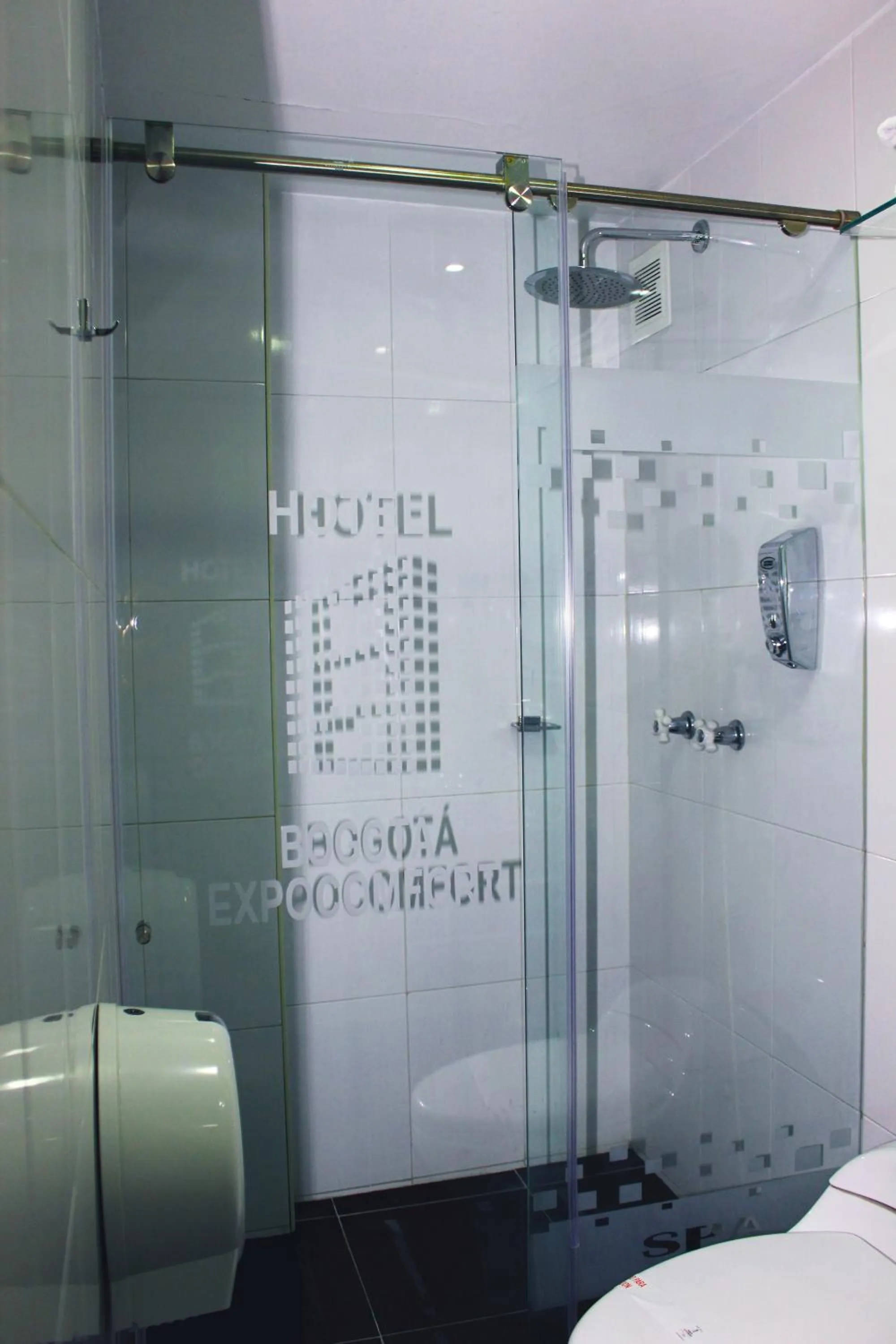 Bathroom in Hotel Bogota Expocomfort - Embajada Americana