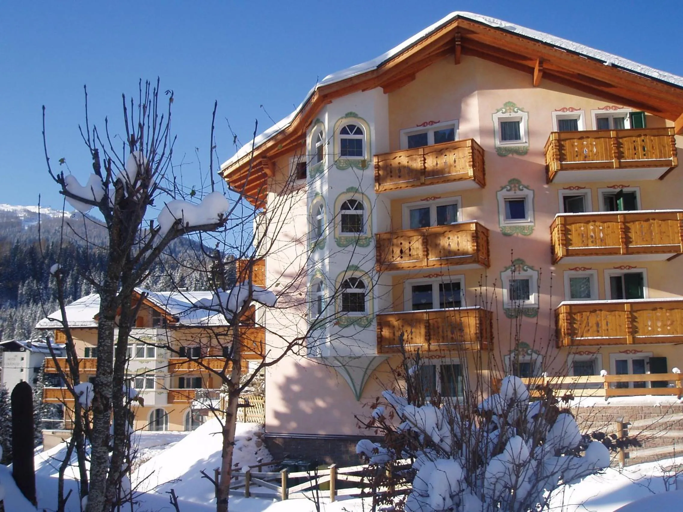 Property building in Residence Pez Gajard