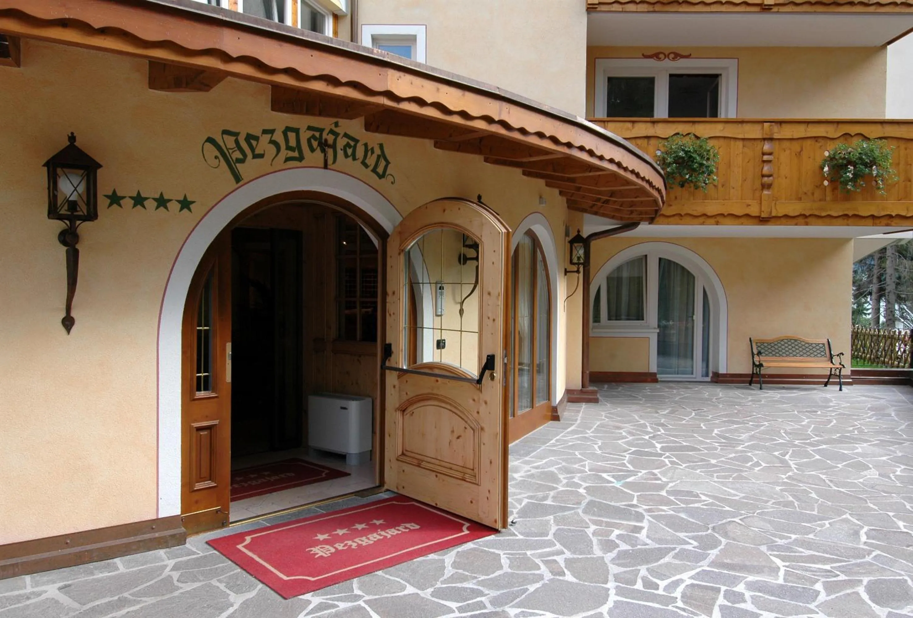 Facade/entrance in Residence Pez Gajard