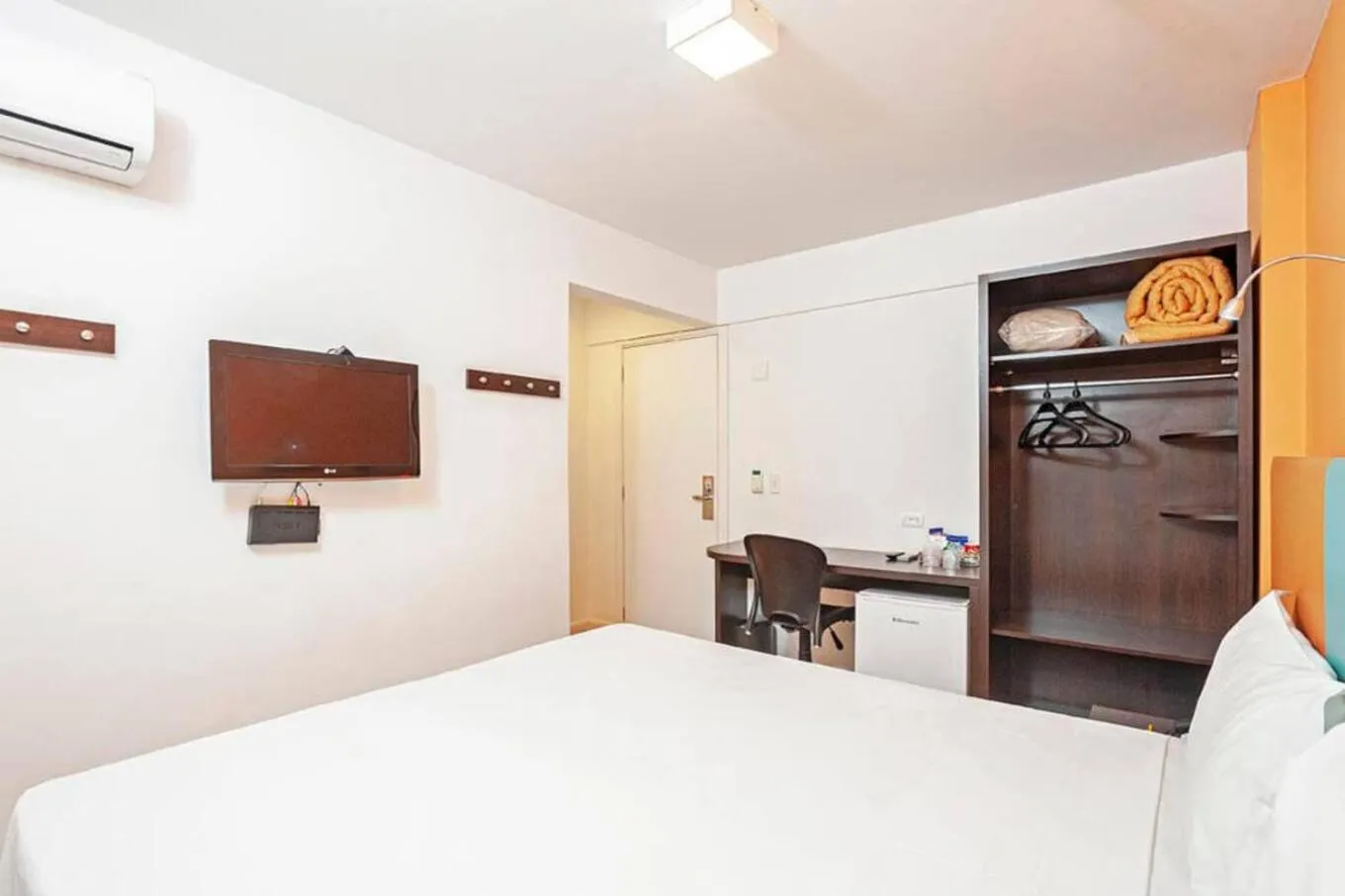 Bed in Camboriu Express