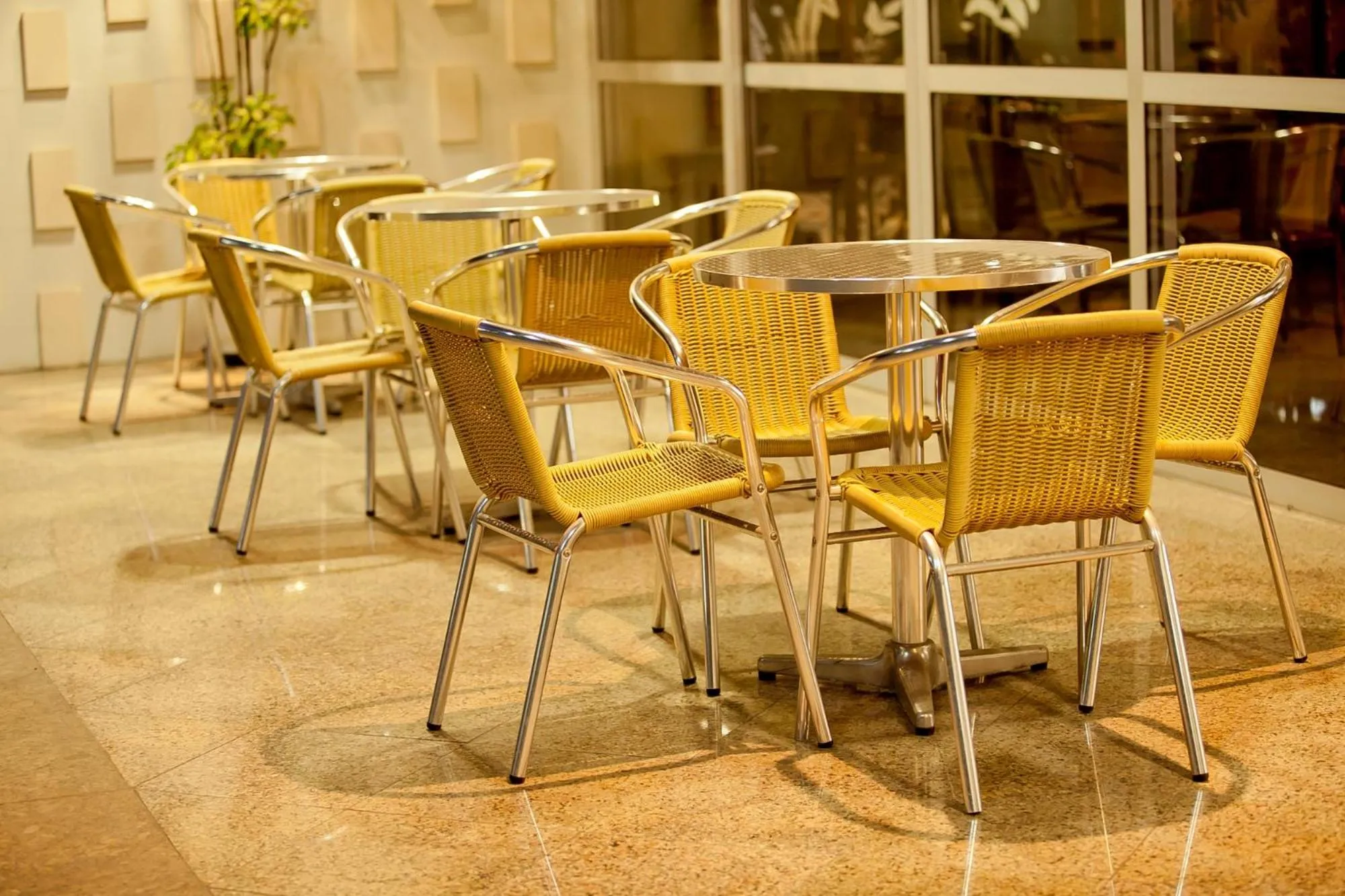 Restaurant/places to eat in Ritz Plaza Hotel