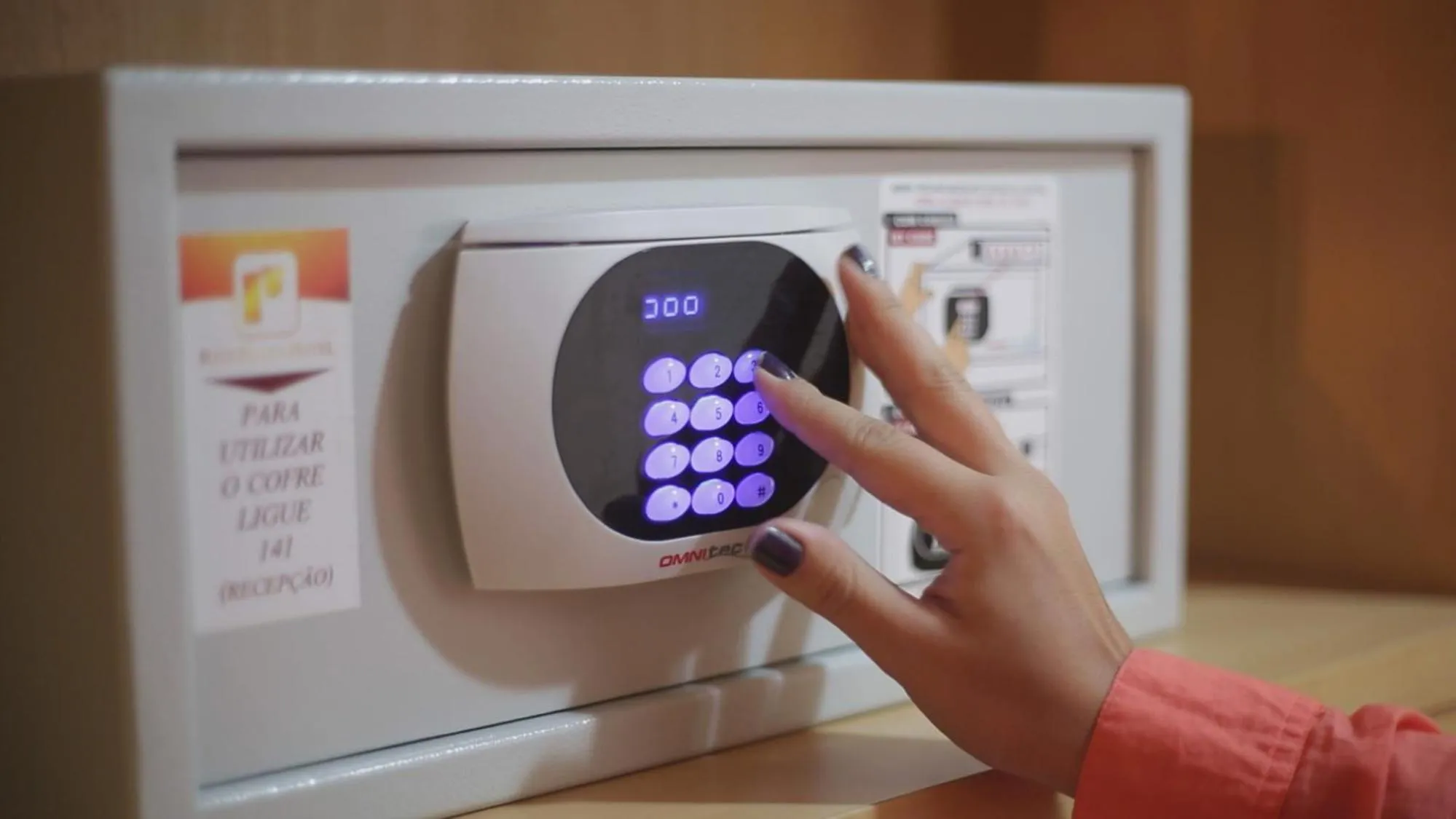 safe in Ritz Plaza Hotel