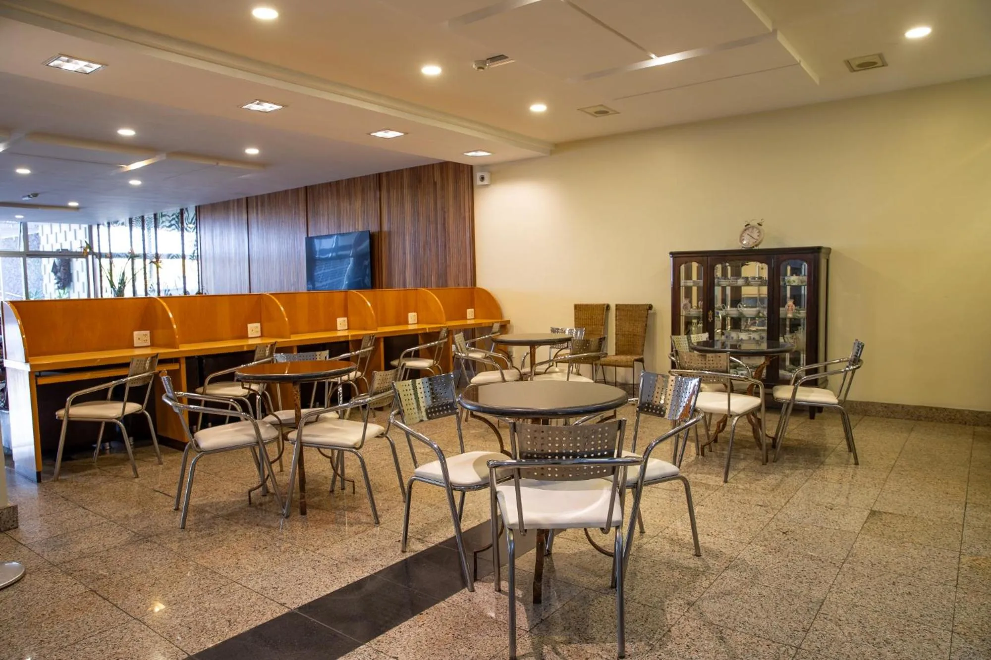 Restaurant/places to eat in Ritz Plaza Hotel