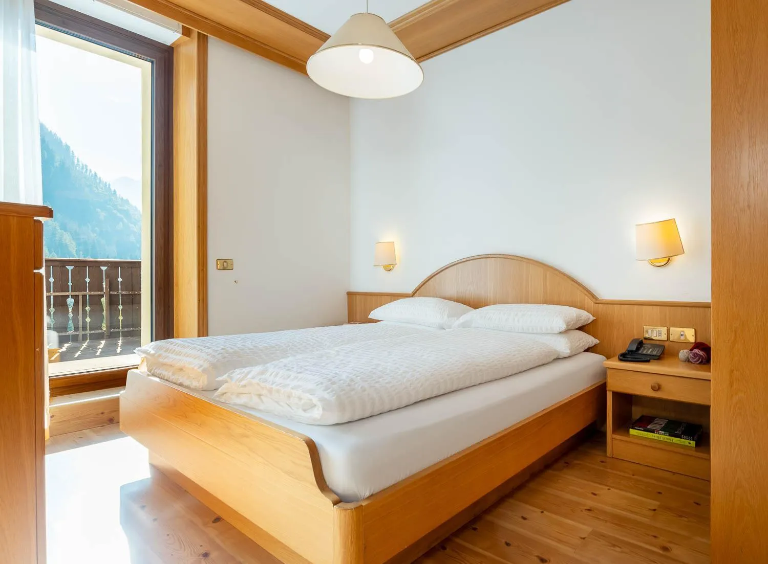 Bedroom, Bed in Hotel Vioz