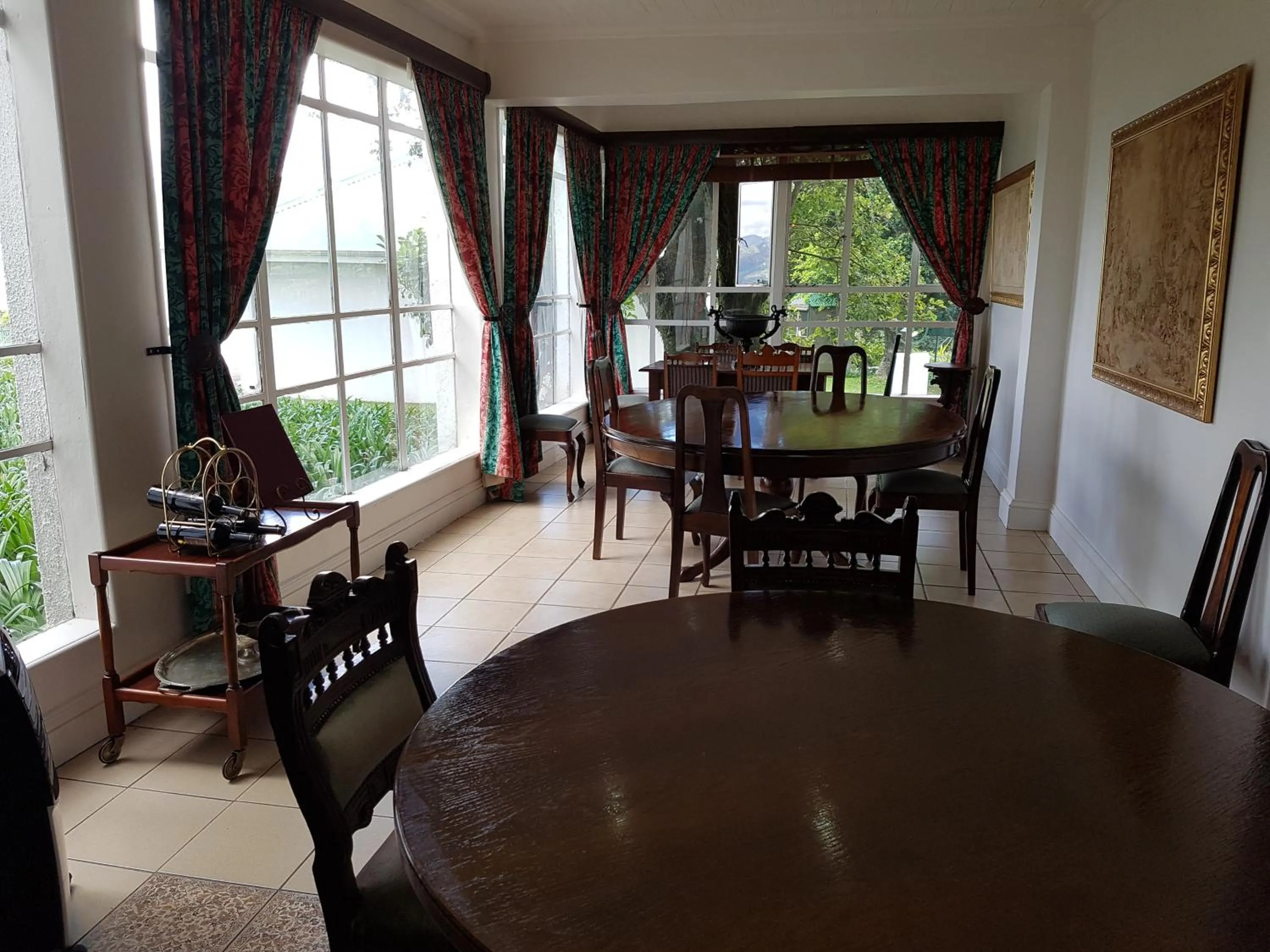 Dining area in Sherwood's Country House