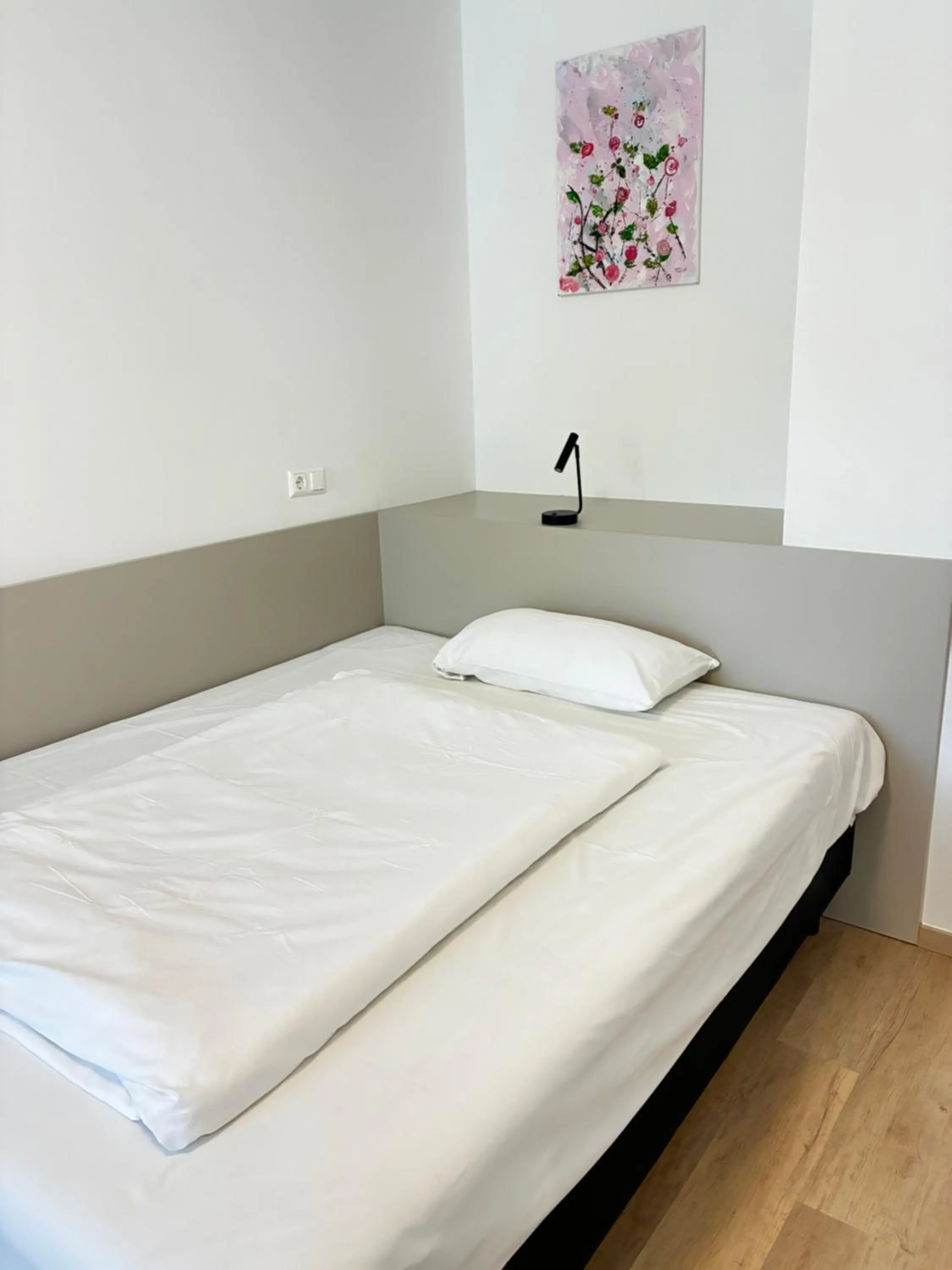 Bed in Hotel Wasserpalast - breakfast for free!!!