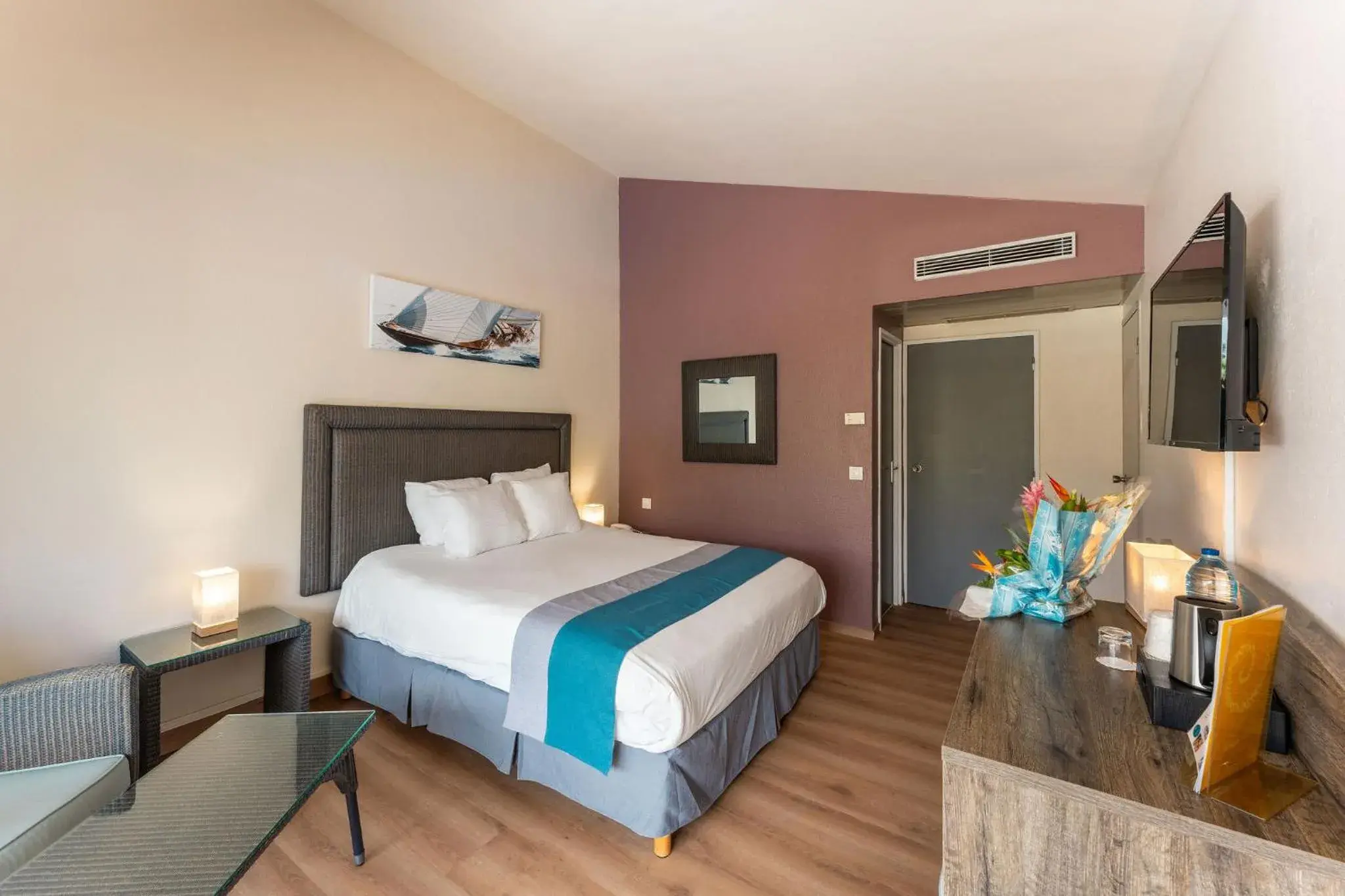 Photo of the whole room, Bed in Hotel Fleur d'Epee Photo of the whole room, Bed in Hotel Fleur d'Epee