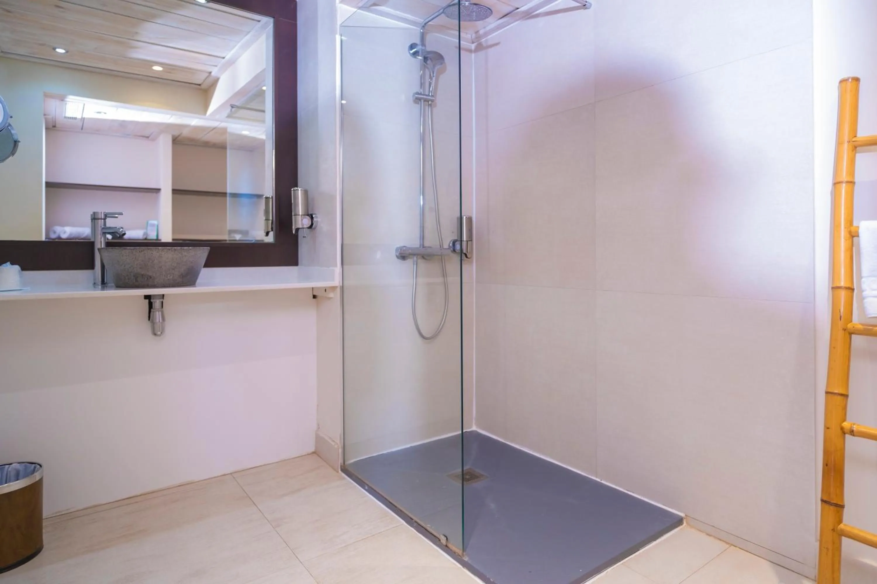 Bathroom in Hotel Fleur d'Epee