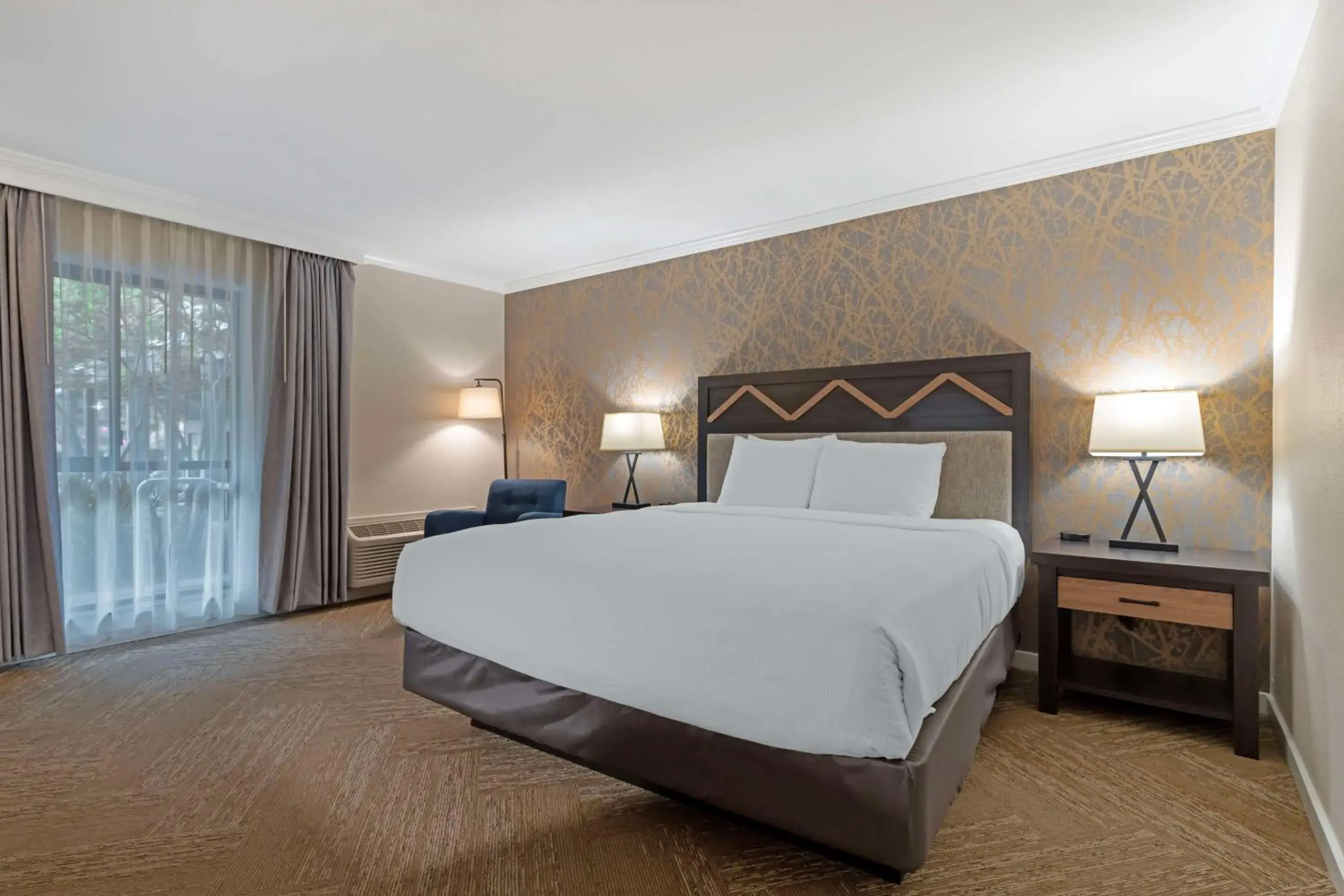 Bedroom, Bed in Best Western Plus Inn at the Vines Bedroom, Bed in Best Western Plus Inn at the Vines