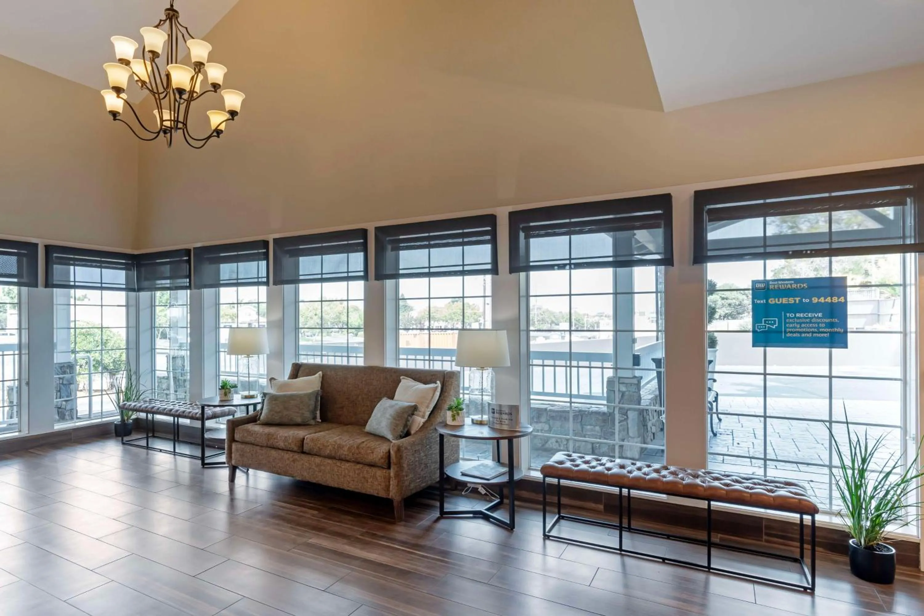 Lobby or reception in Best Western Plus Inn at the Vines