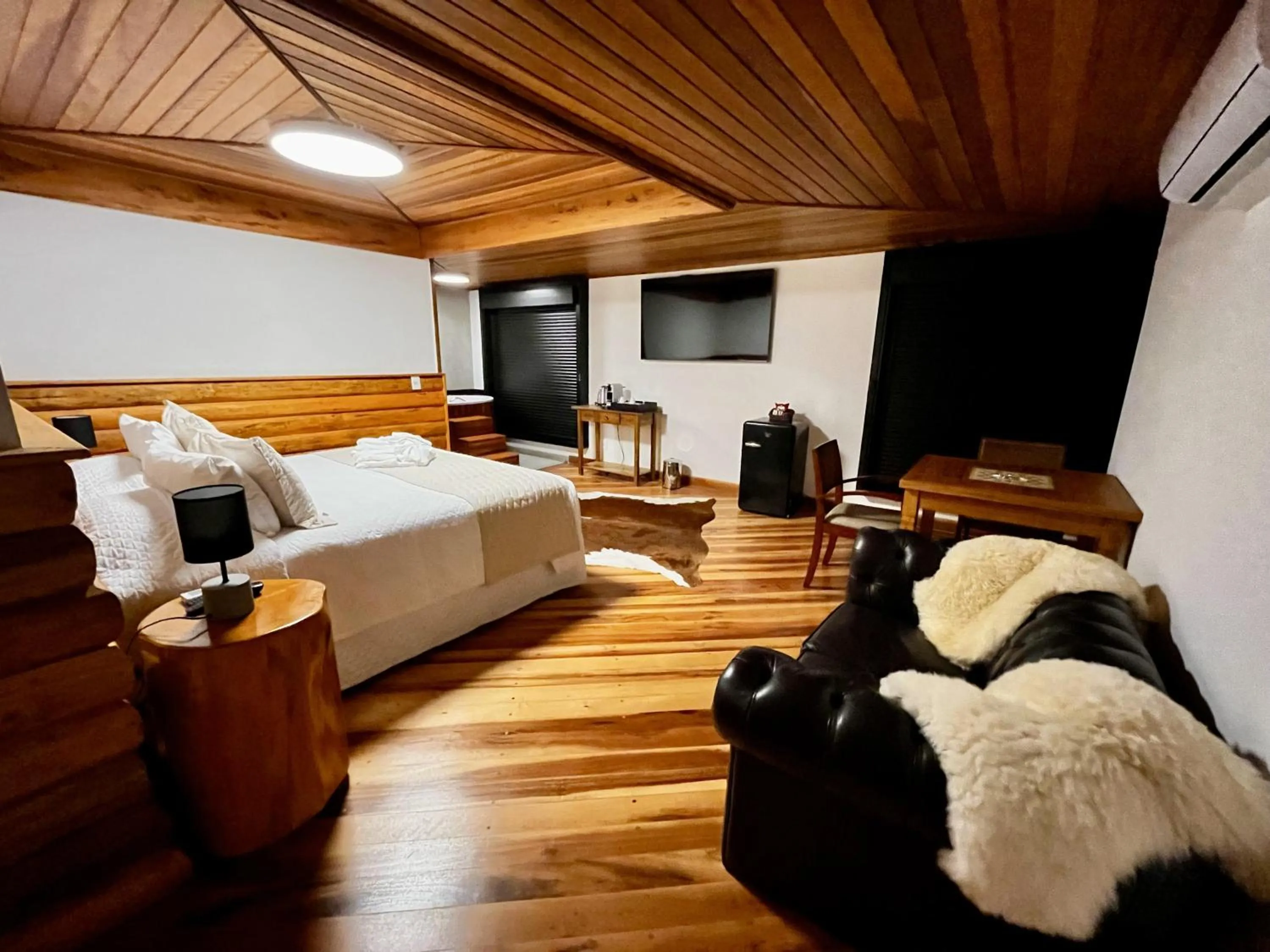 Photo of the whole room, Bed in Hotel Savoy Excellence