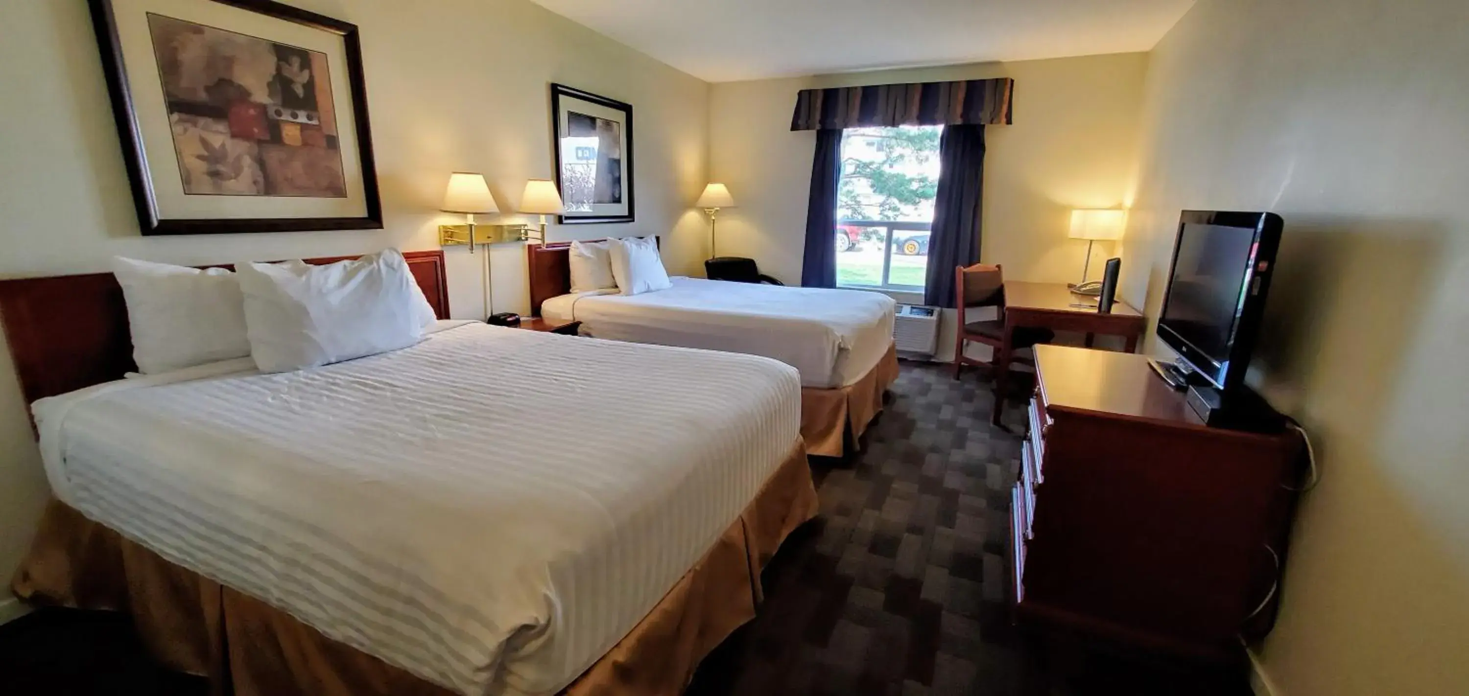 Queen Room with Two Queen Beds - Non-Smoking in Travelodge by Wyndham Stony Plain Queen Room with Two Queen Beds - Non-Smoking in Travelodge by Wyndham Stony Plain