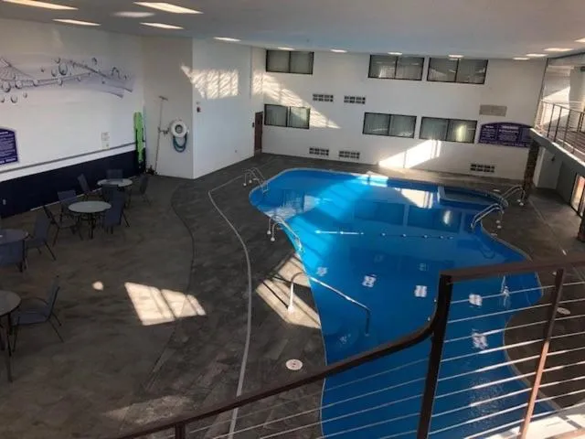 Swimming pool in Boarders Inn & Suites by Cobblestone Hotels - Grand Island