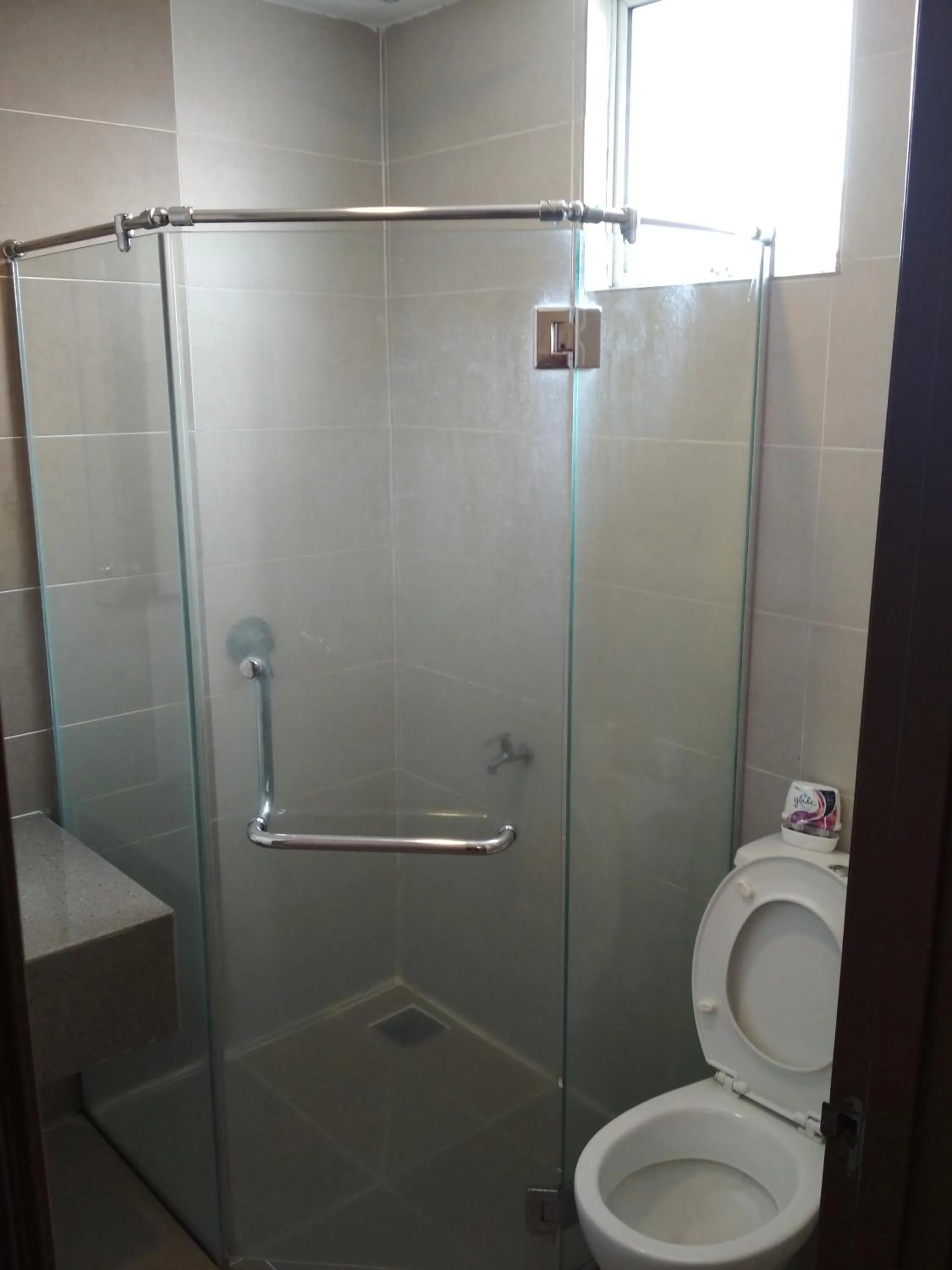 Shower in Classy Studio Apartment (KBCP)