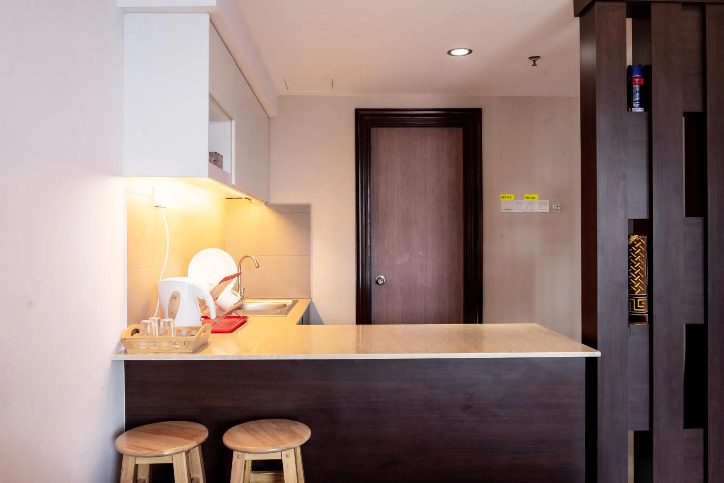 Kitchen or kitchenette in Classy Studio Apartment (KBCP)