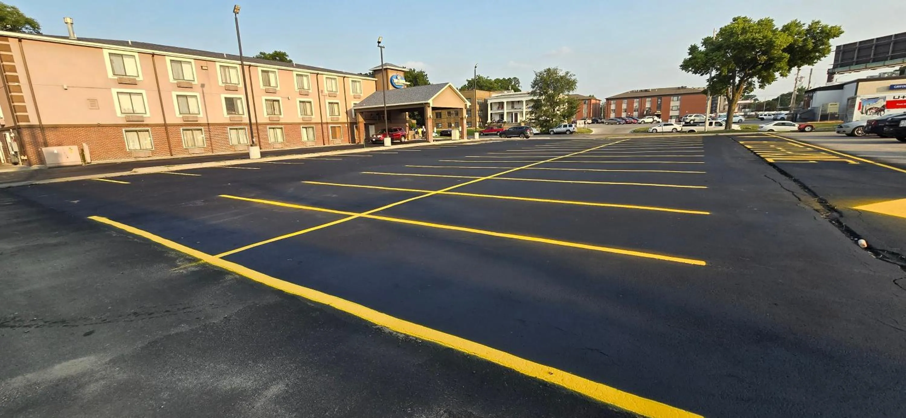 Property building in TownHouse Extended Stay Hotel Downtown