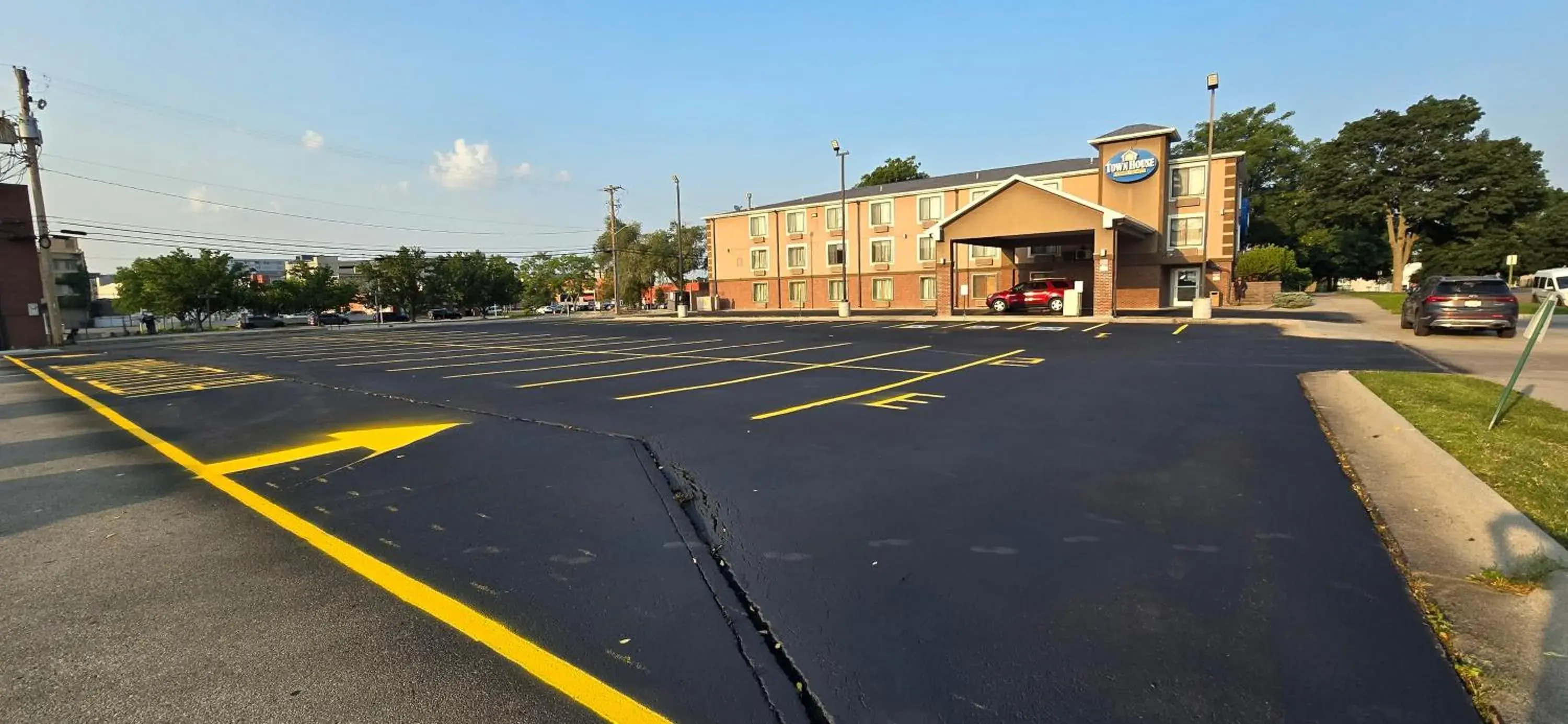 Property building in TownHouse Extended Stay Hotel Downtown Property building in TownHouse Extended Stay Hotel Downtown