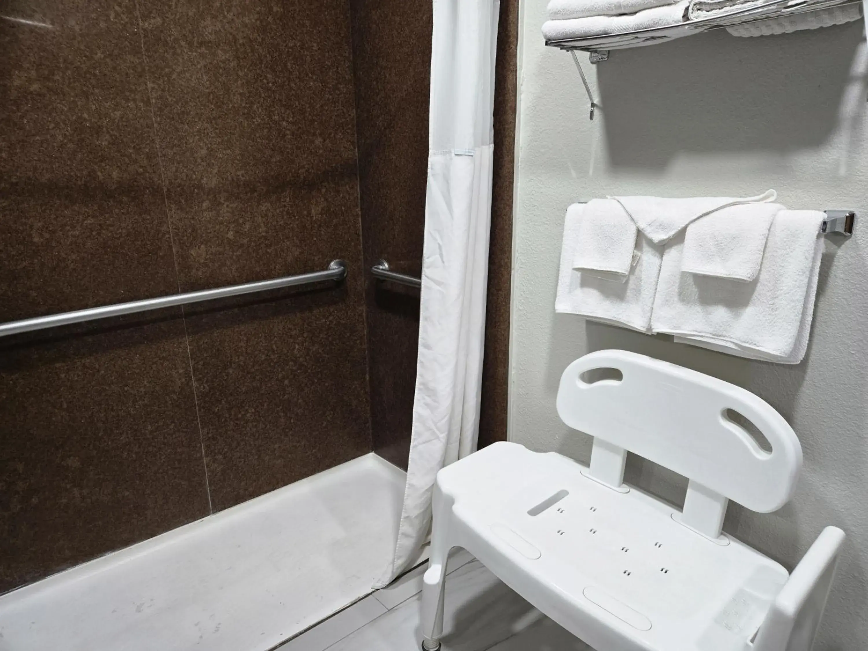 acessibility in TownHouse Extended Stay Hotel Downtown acessibility in TownHouse Extended Stay Hotel Downtown