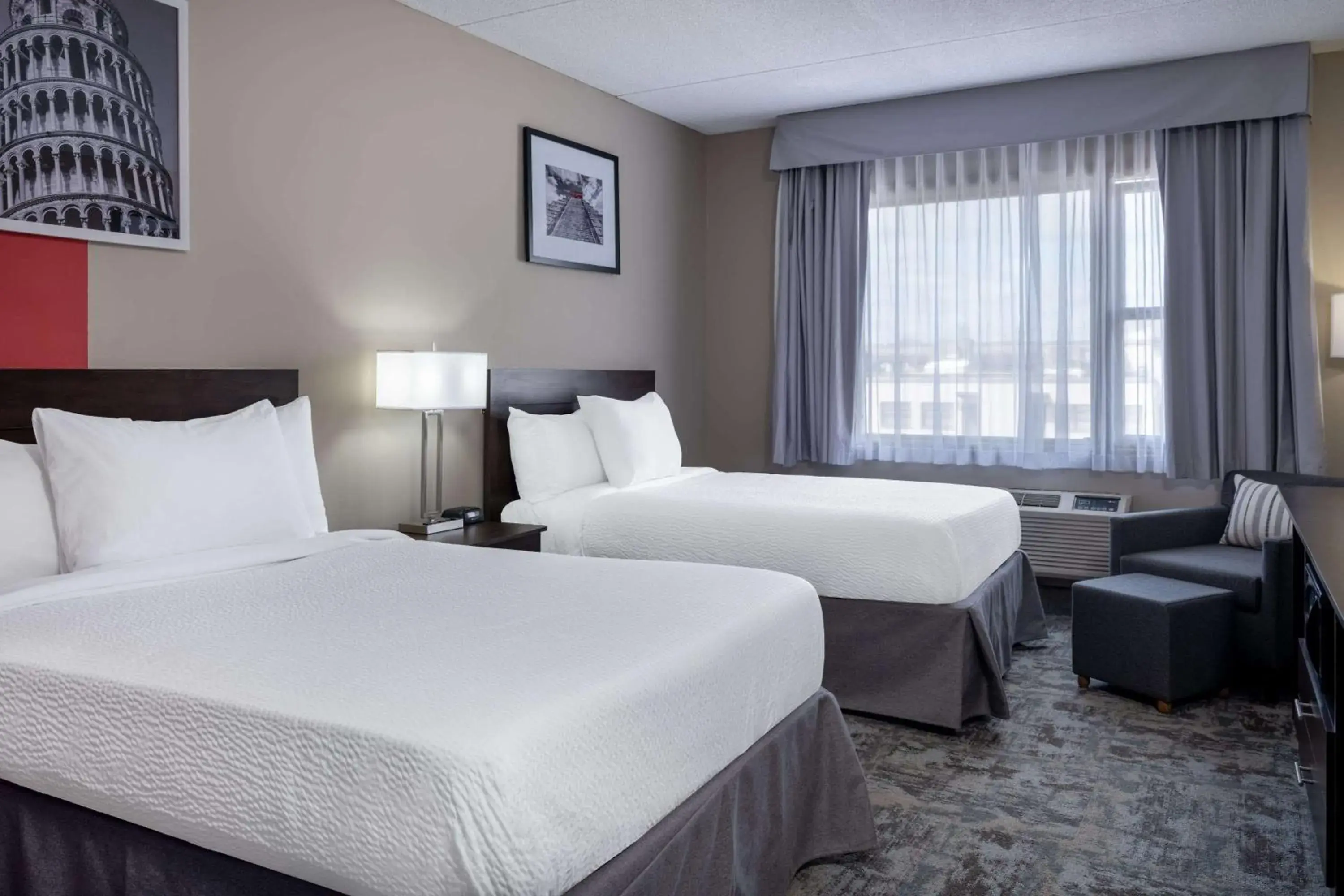 Photo of the whole room, Bed in Ramada by Wyndham Thunder Bay Airlane Hotel Photo of the whole room, Bed in Ramada by Wyndham Thunder Bay Airlane Hotel