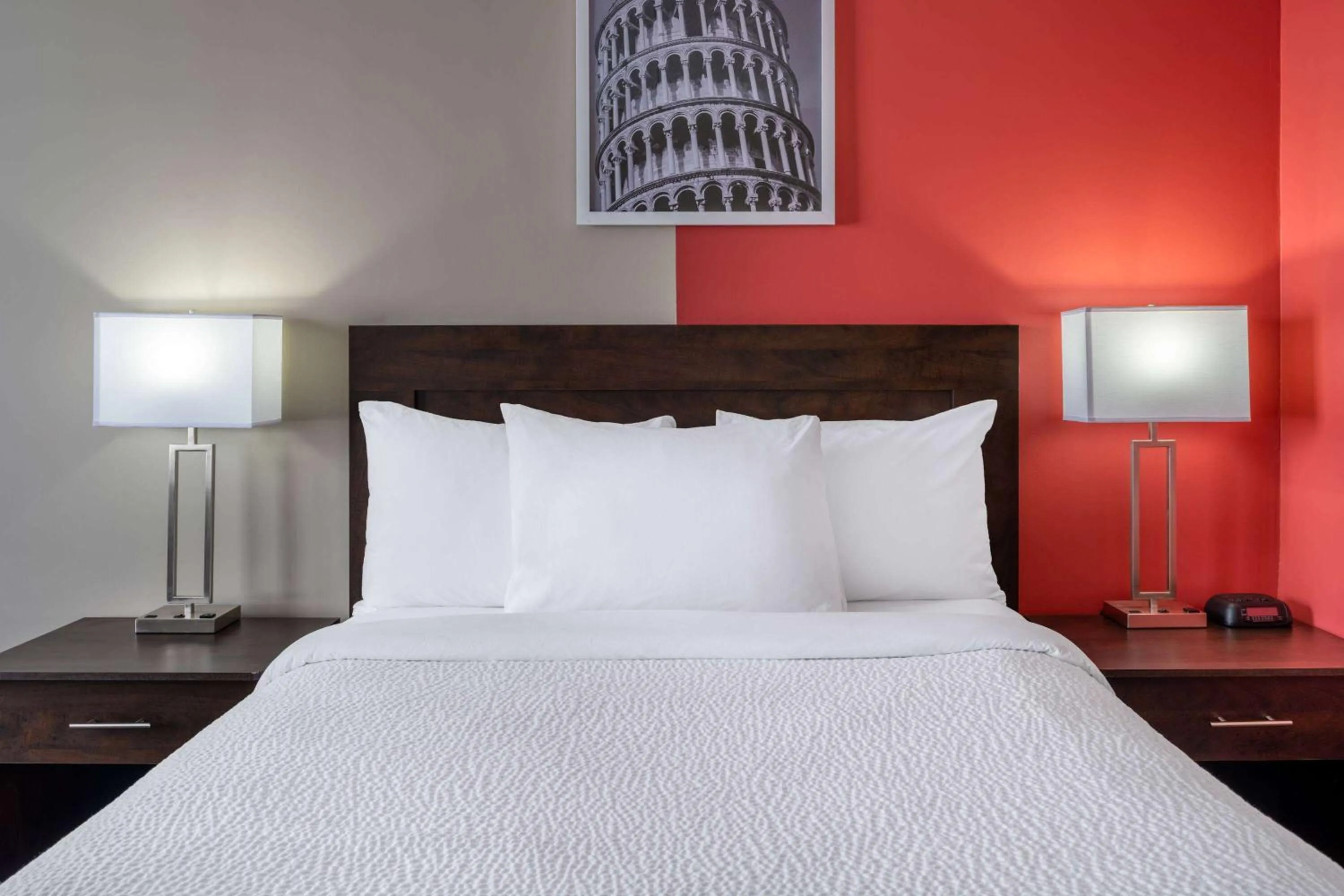 Photo of the whole room, Bed in Ramada by Wyndham Thunder Bay Airlane Hotel