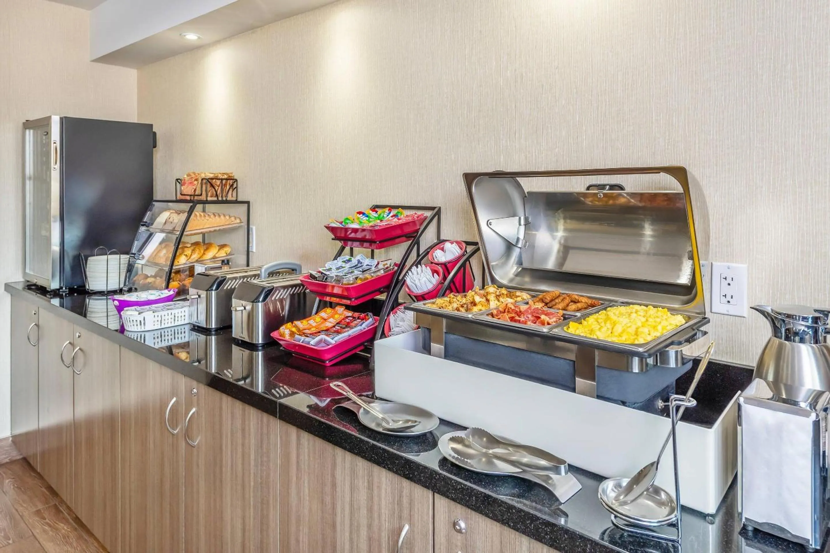 Breakfast in Econo Lodge