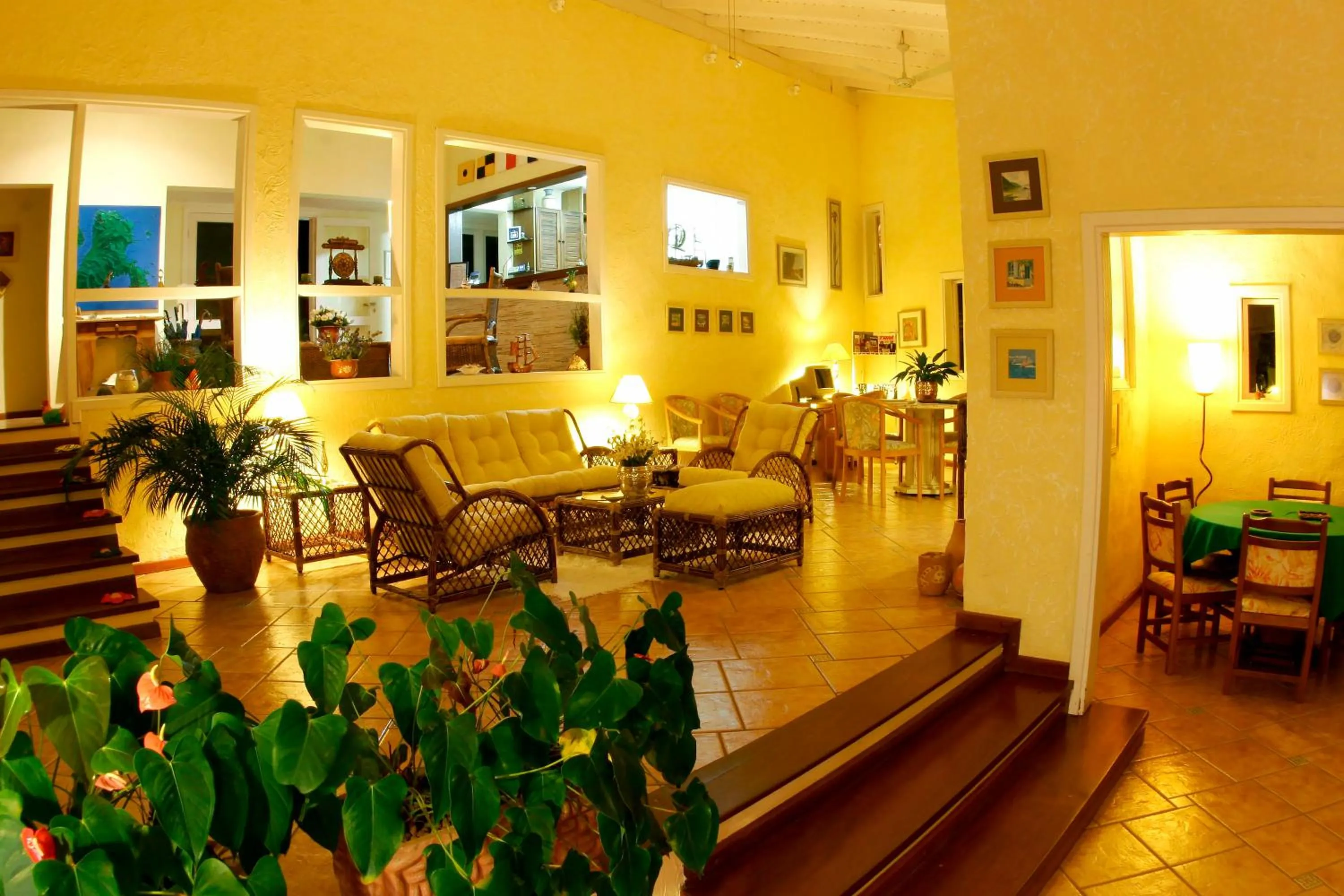 Communal lounge/ TV room in Hotel Ilhasol