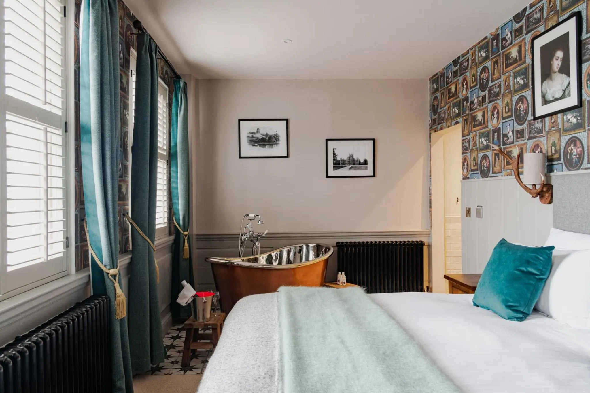 Bed in Hare and Hounds - Newbury