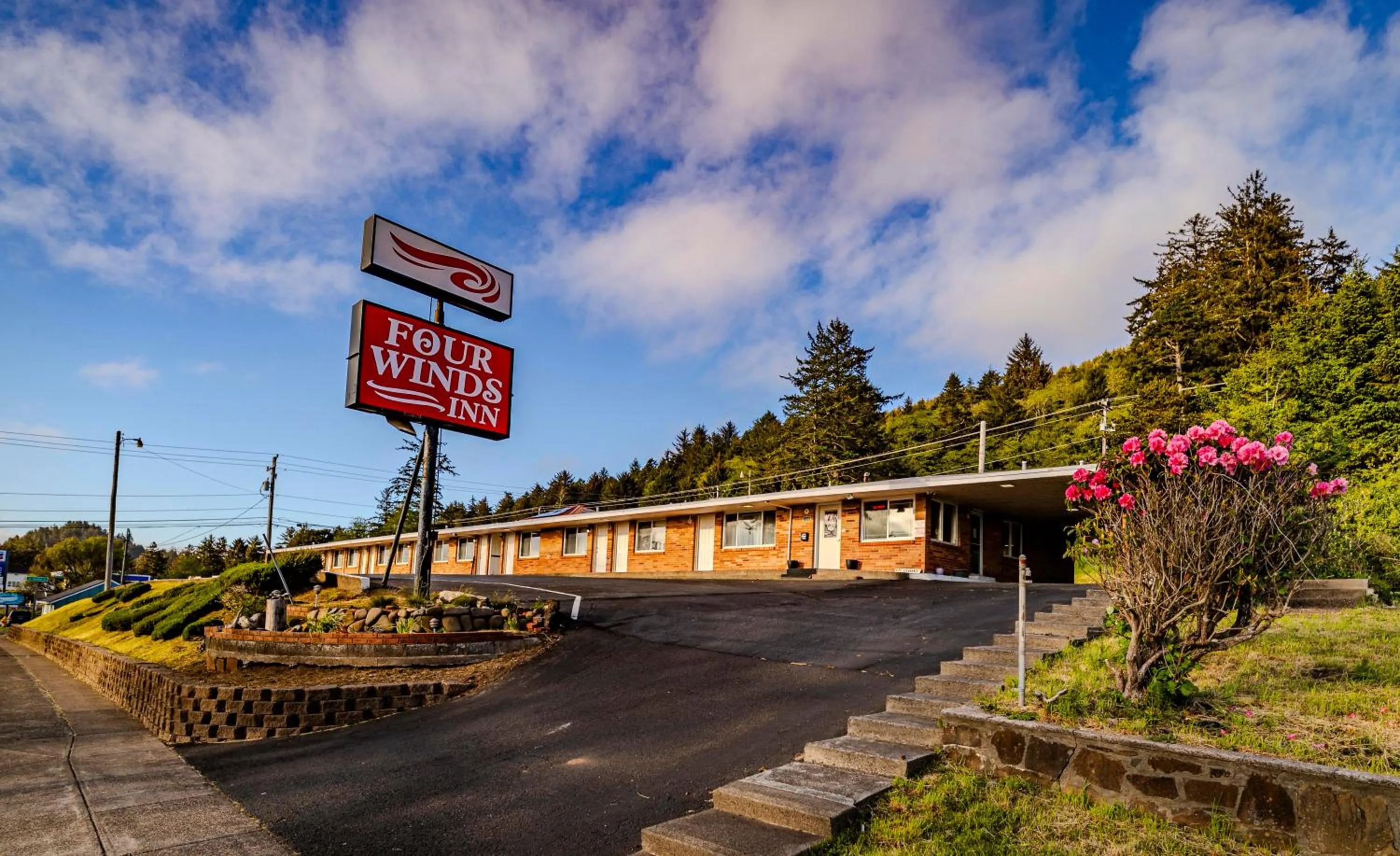Four Winds Motel