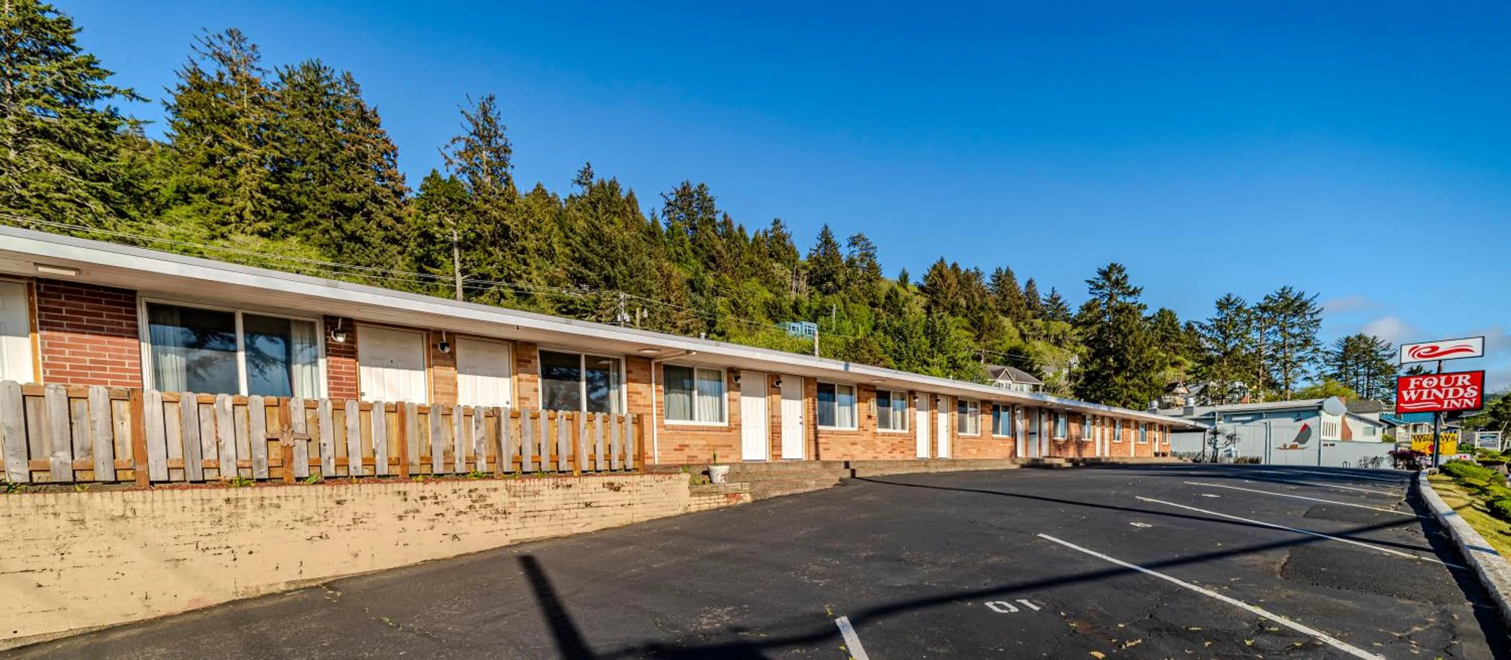 Four Winds Motel