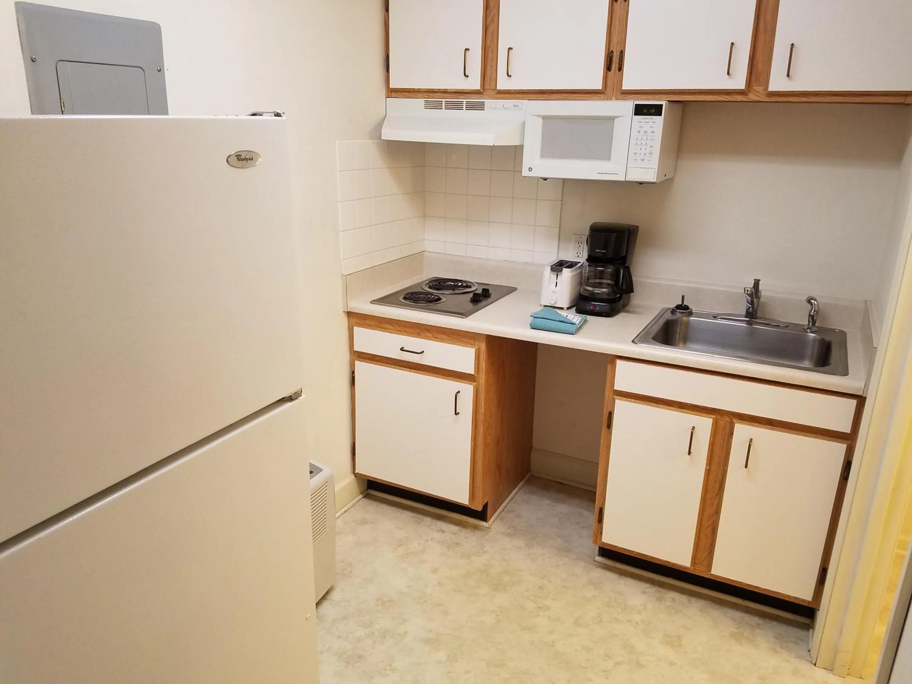 Kitchen or kitchenette in Affordable Suites Florence