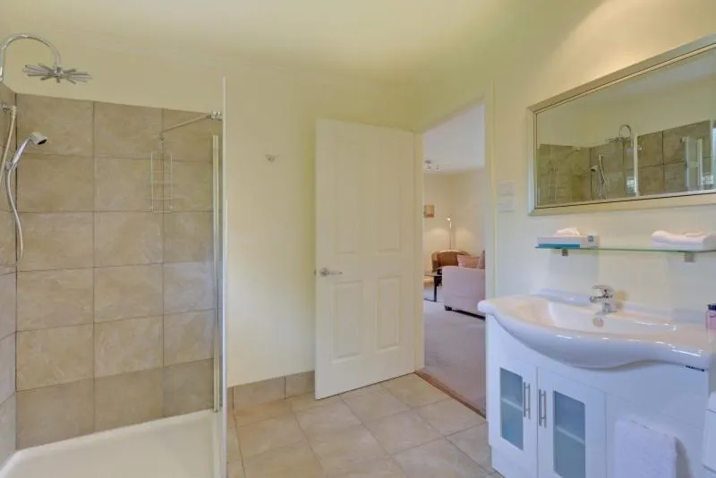 Shower in Aloft Boutique Accommodation